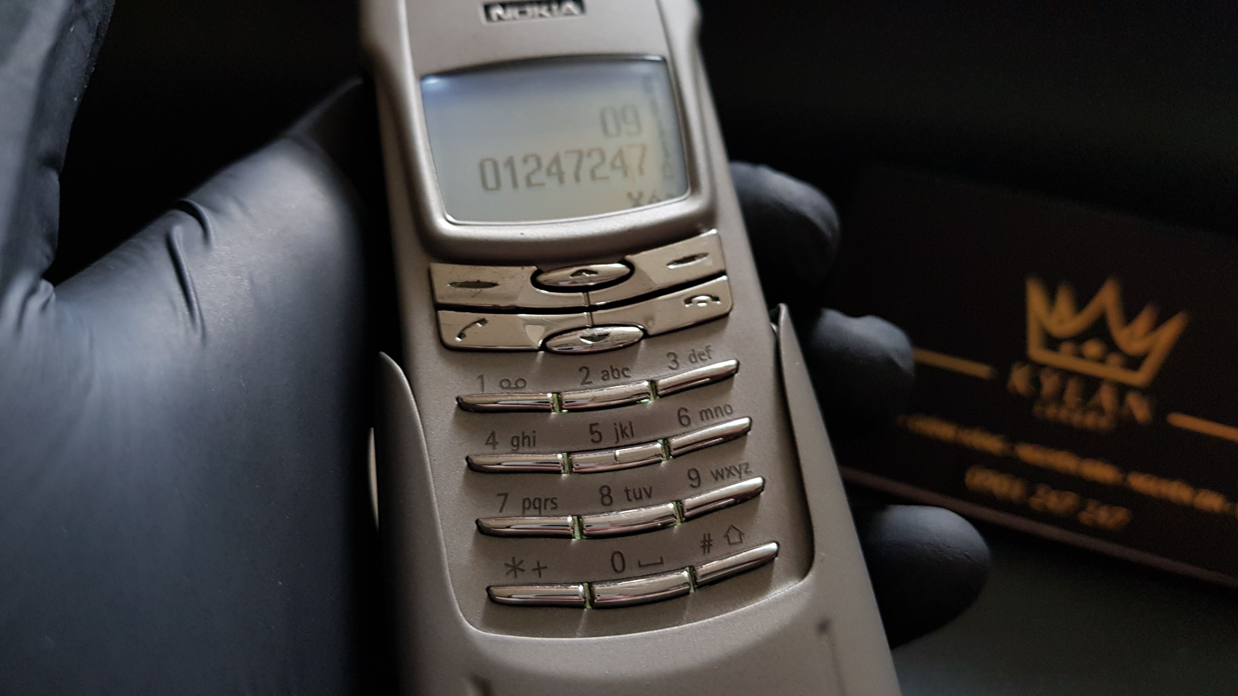 Nokia 8910 Đông Nam cát cháy cáp đỏ đẹp 99% 11 Kỳ Lân Luxury nokia 8910 cat chay nguyen zin cap do 38 Nokia 8910 Đông Nam cát cháy cáp đỏ đẹp 99%