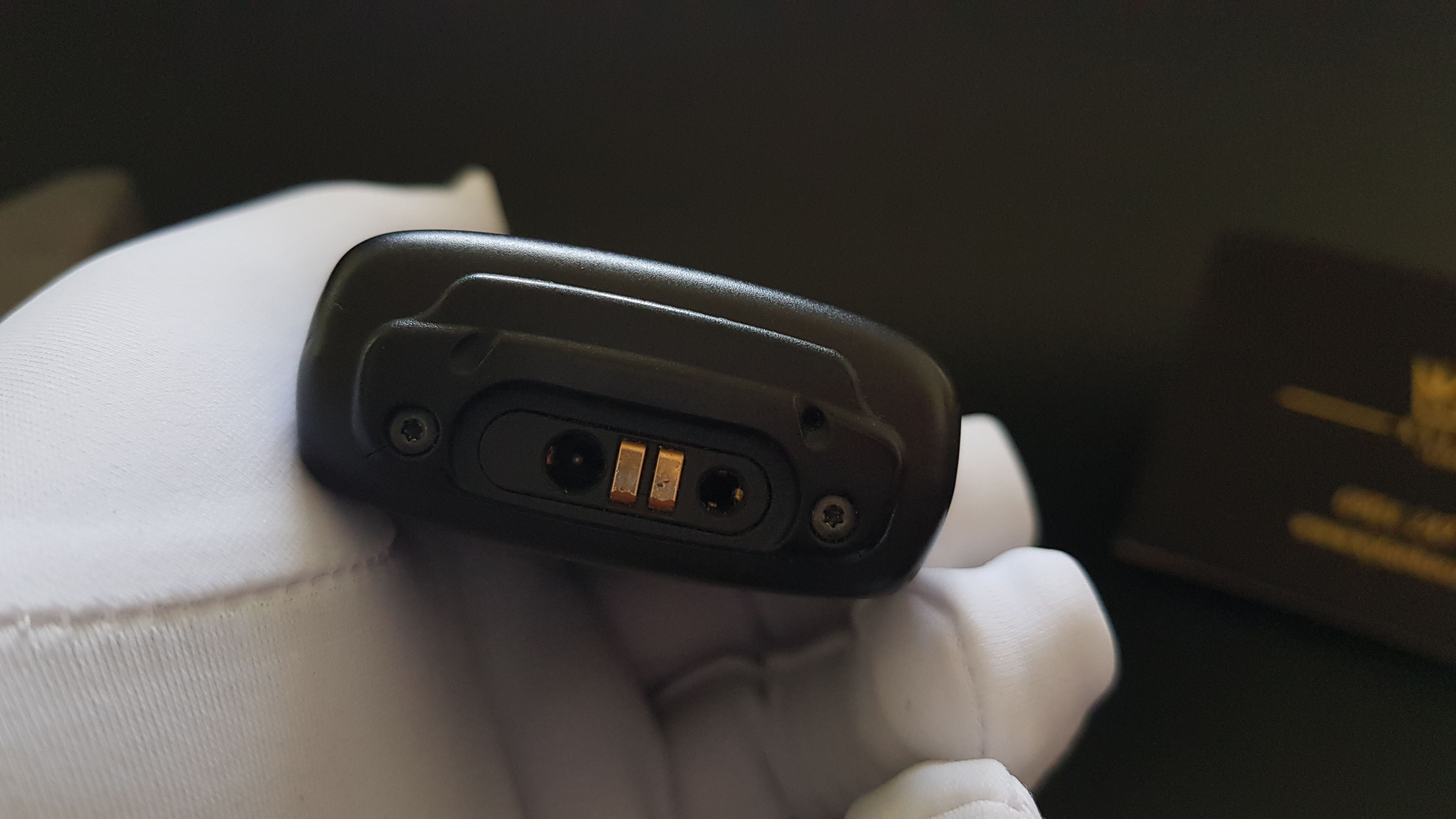 Nokia 8910i fullbox nguyên hộp sưu tầm như mới 31 Kỳ Lân Luxury nokia 8910i fullbox nguyen hop suu tam 13 Nokia 8910i fullbox nguyên hộp sưu tầm như mới