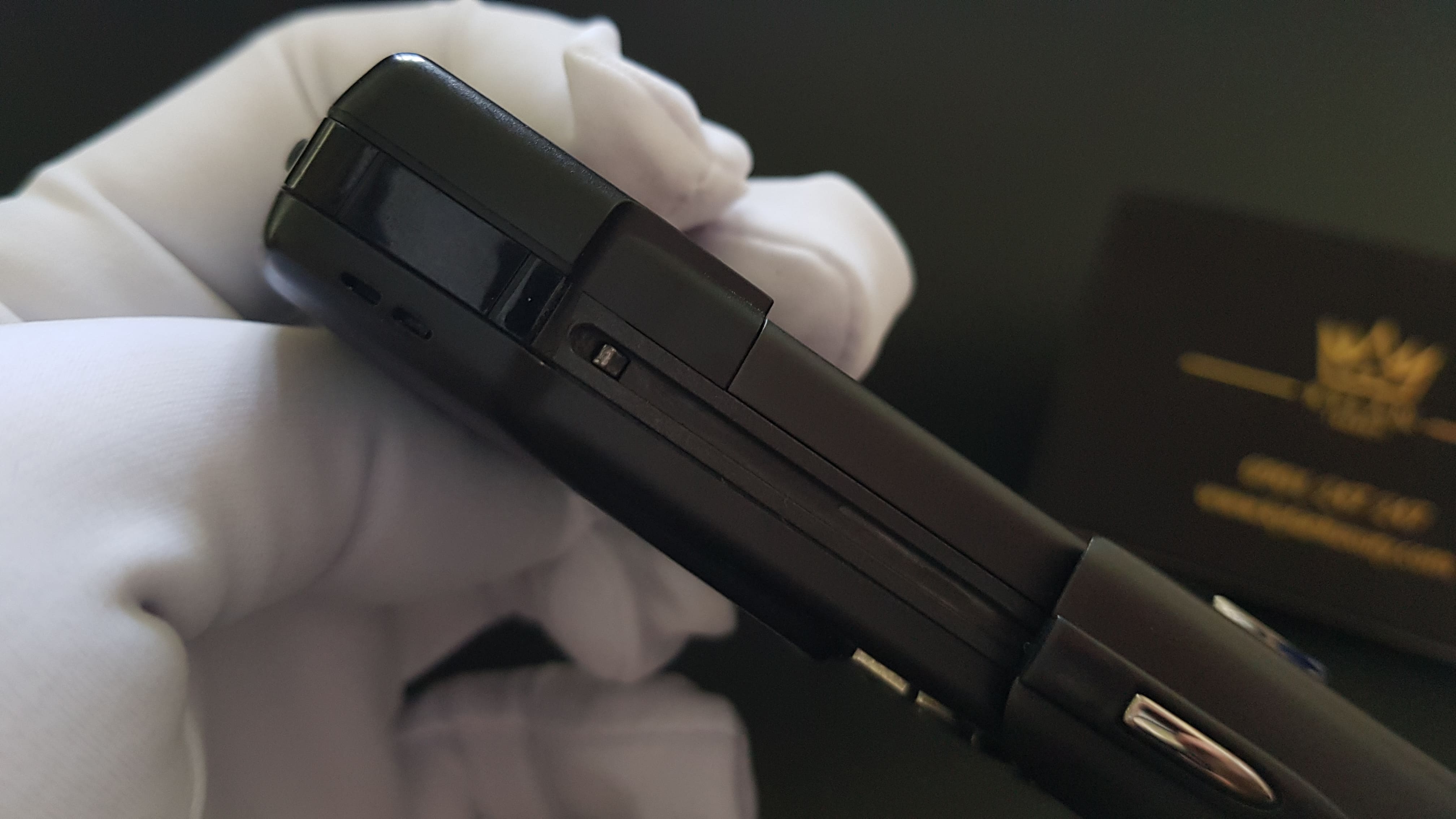 Nokia 8910i fullbox nguyên hộp sưu tầm như mới 15 Kỳ Lân Luxury nokia 8910i fullbox nguyen hop suu tam 17 Nokia 8910i fullbox nguyên hộp sưu tầm như mới