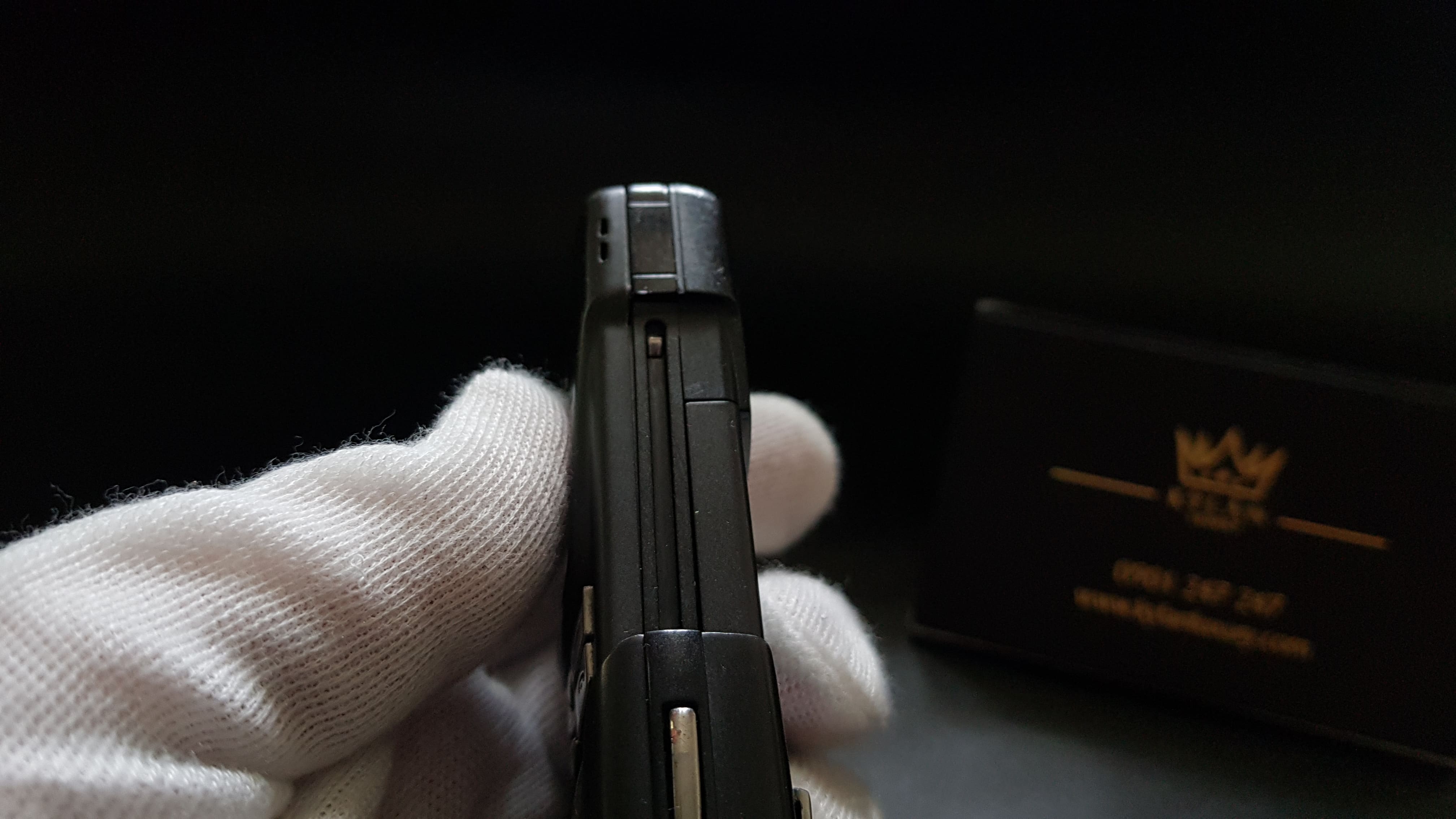 Nokia 8910i nguyên bản zin 100% cáp đỏ đẹp 95% 10 Kỳ Lân Luxury nokia 8910i nguyen ban zin cap do 18 Nokia 8910i nguyên bản zin 100% cáp đỏ đẹp 95%