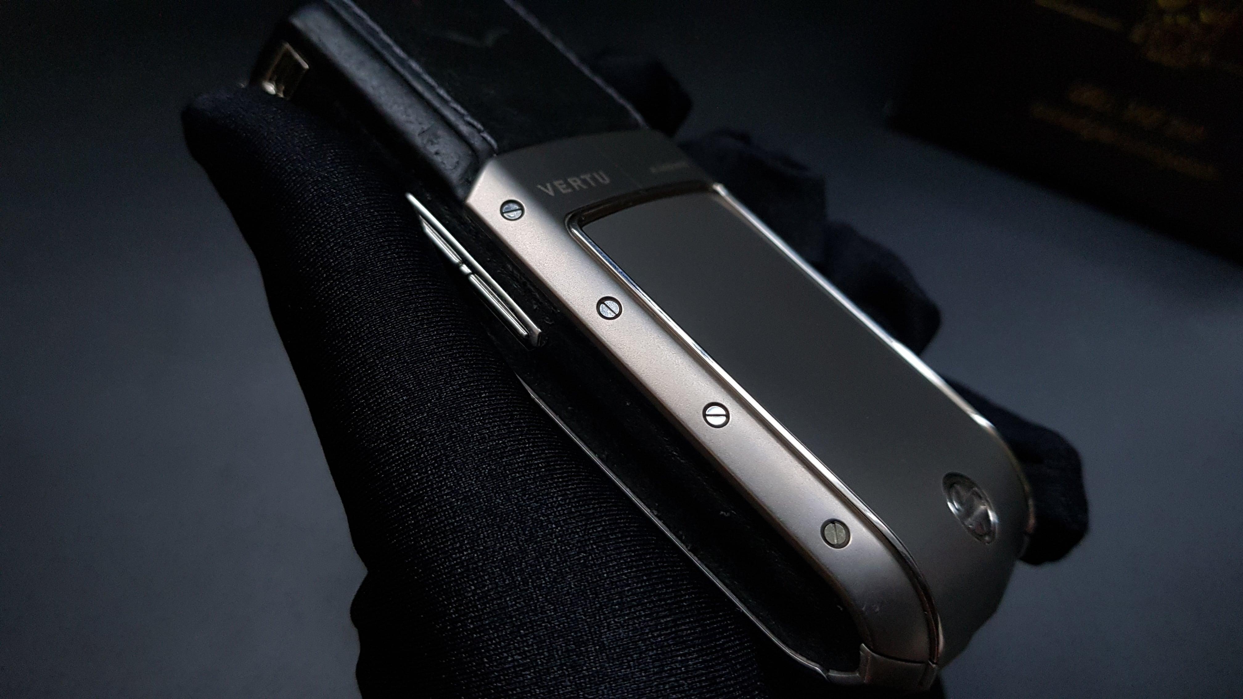 Vertu Ascent đời đầu nguyên zin đẹp 99% 17 Kỳ Lân Luxury vertu ascent doi dau nguyen zin 19 Vertu Ascent đời đầu nguyên zin đẹp 99%