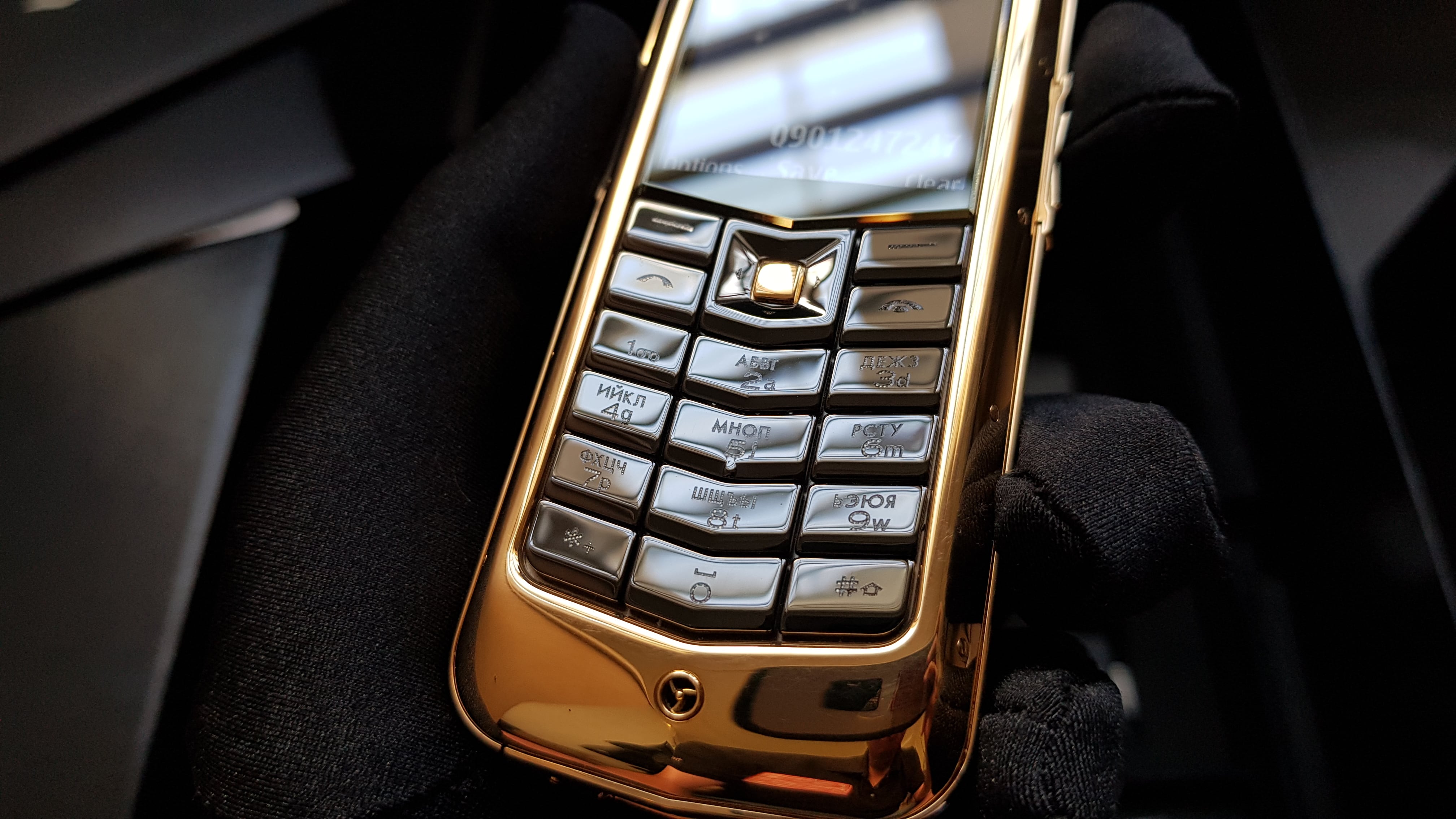 Vertu Contellation Vàng Khối Fullbox 54 Kỳ Lân Luxury vertu constellation vang khoi fullbox 61 Vertu Contellation Vàng Khối Fullbox