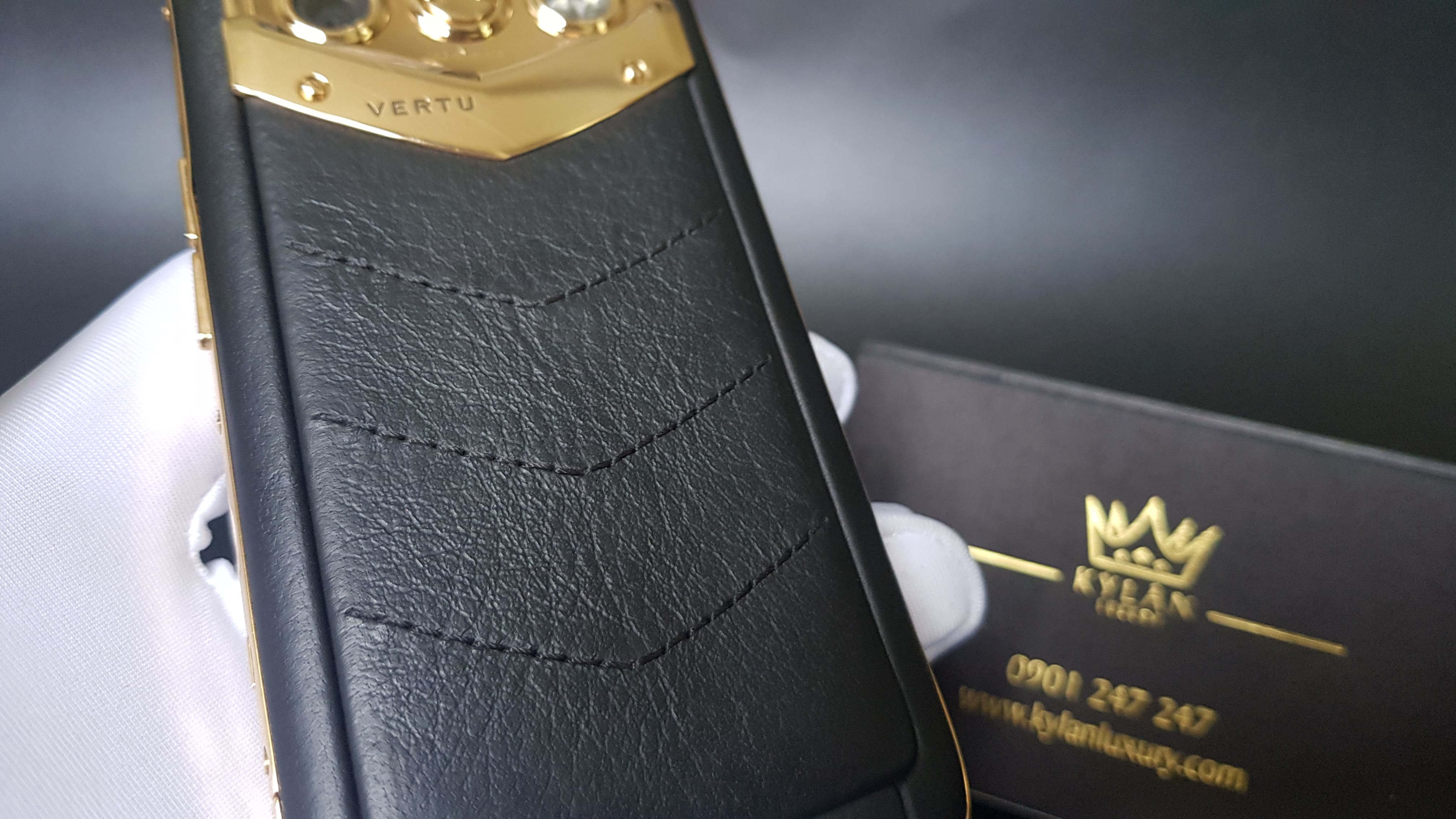 Vertu Quest chính hãng vàng khối 750 độc quyền 46 Kỳ Lân Luxury vertu quest vang khoi 750 27 Vertu Quest chính hãng vàng khối 750 độc quyền