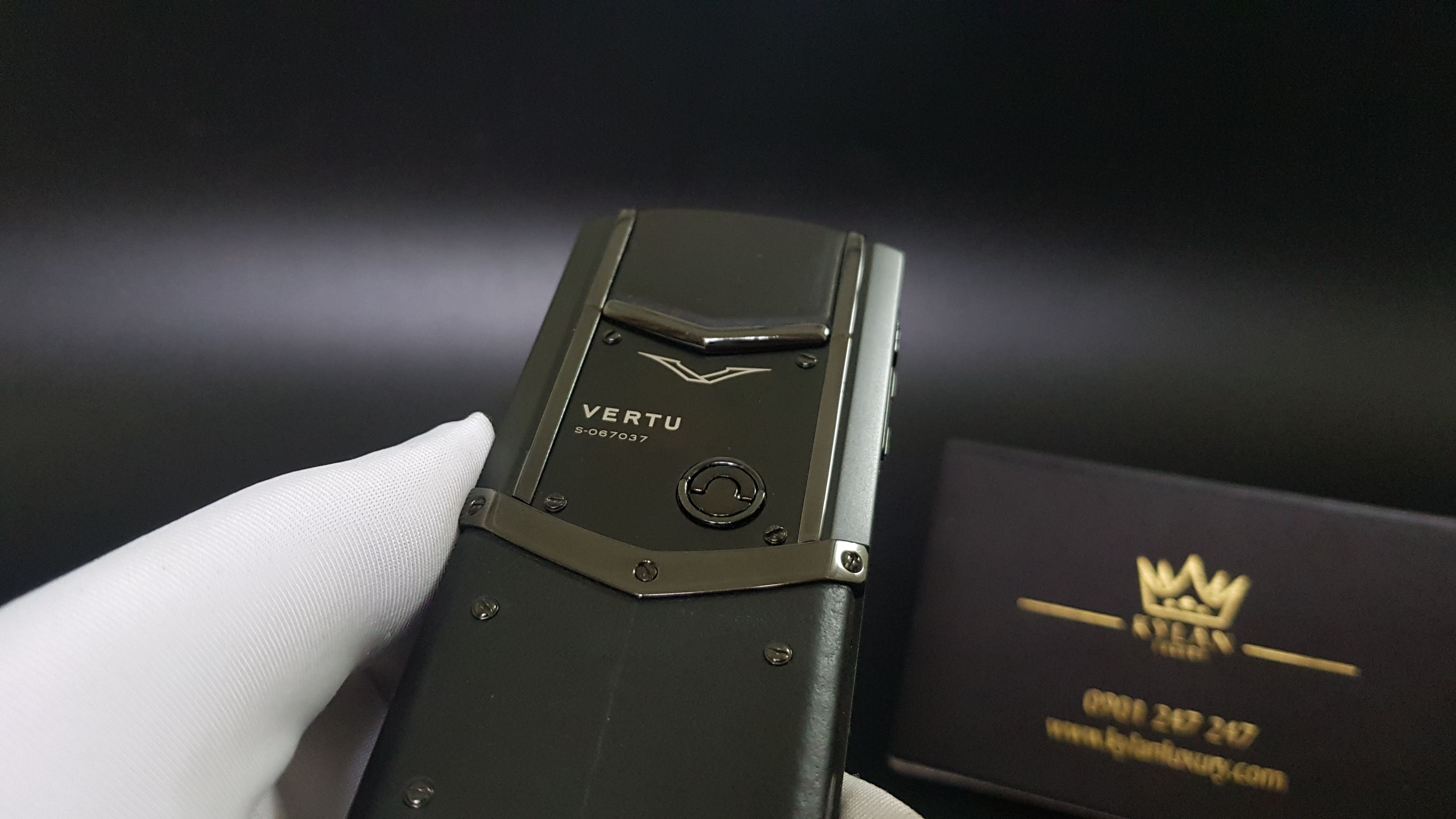 Vertu Signature S Black Pure fullbox nguyên hộp sách 17 Kỳ Lân Luxury vertu signature s black pure fullbox 36 Vertu Signature S Black Pure fullbox nguyên hộp sách