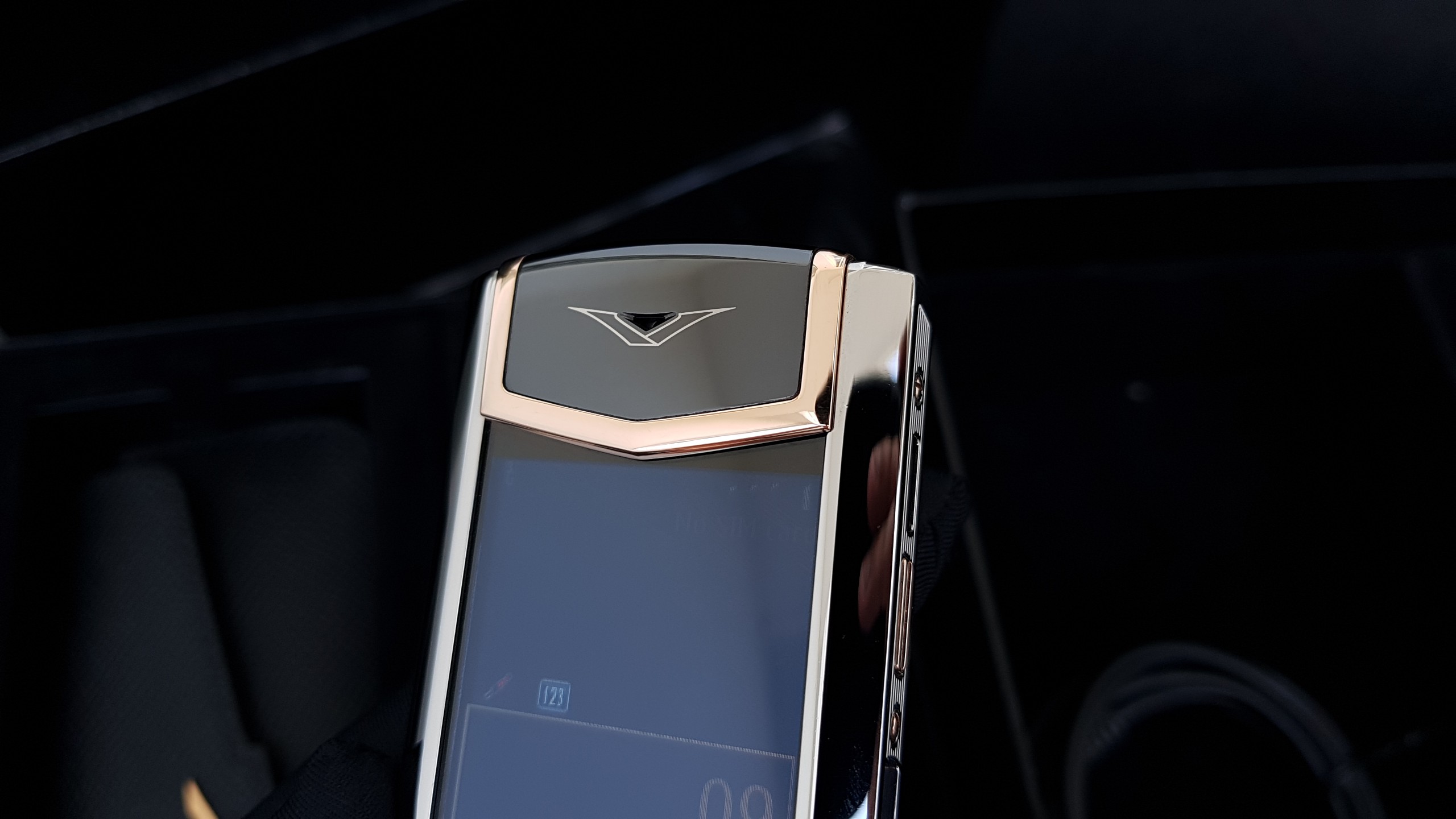 Vertu Signature S Blue Aligator Mix Gold 41 Kỳ Lân Luxury vertu signature s blu aligator mix gold 11 Vertu Signature S Blue Aligator Mix Gold