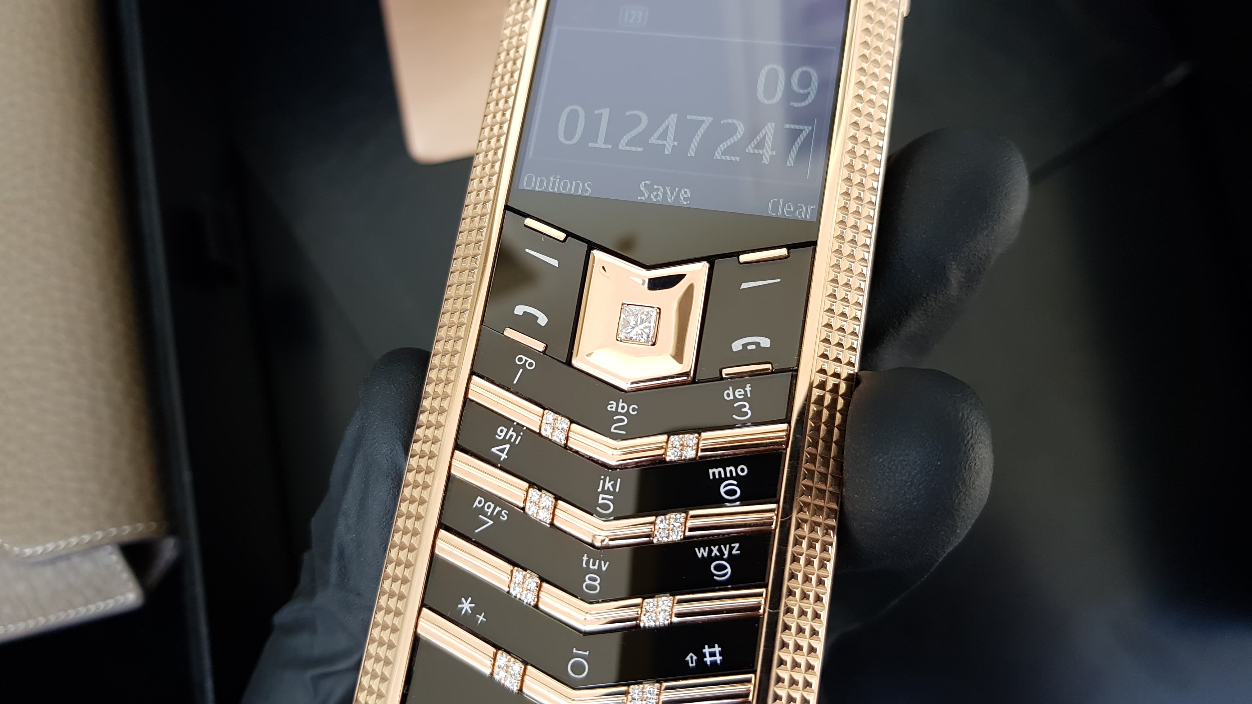 Vertu Signature S Clous De Paris Gold Mix Diamond 35 Kỳ Lân Luxury vertu signature s cloud de paris gold mix diamond 4 Vertu Signature S Clous De Paris Gold Mix Diamond