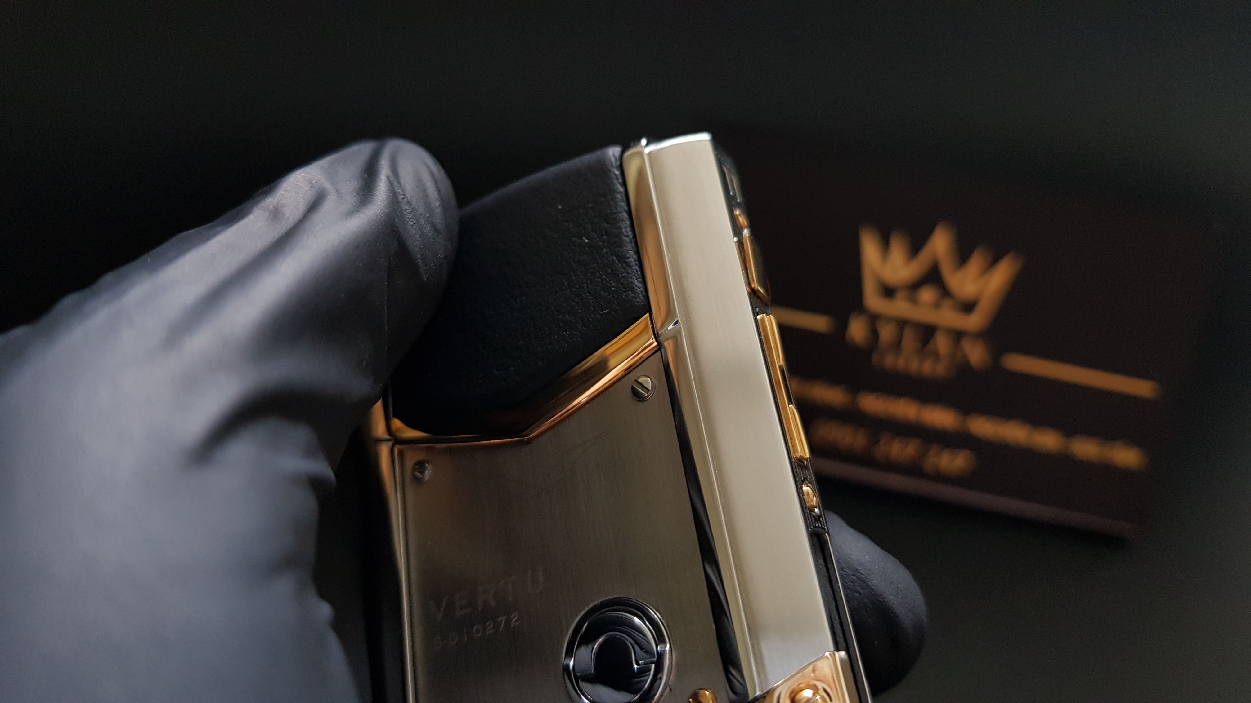 Vertu Signature S điểm vàng đẹp 99% 20 Kỳ Lân Luxury vertu signature s diem vang 24 Vertu Signature S điểm vàng đẹp 99%