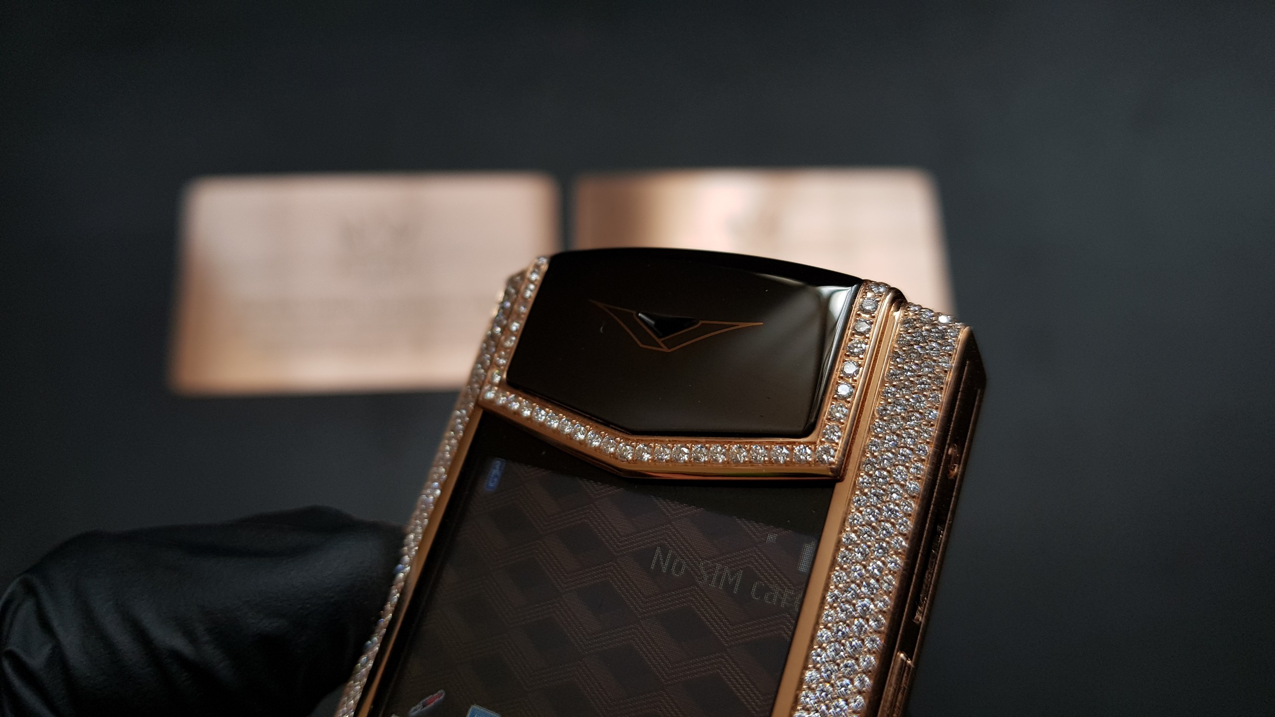 Vertu Signature S Gold Diamond 35 Kỳ Lân Luxury vertu signature s gold diamond 18 77e43396 ed4f 4118 9290 954f7ef174be Vertu Signature S Gold Diamond
