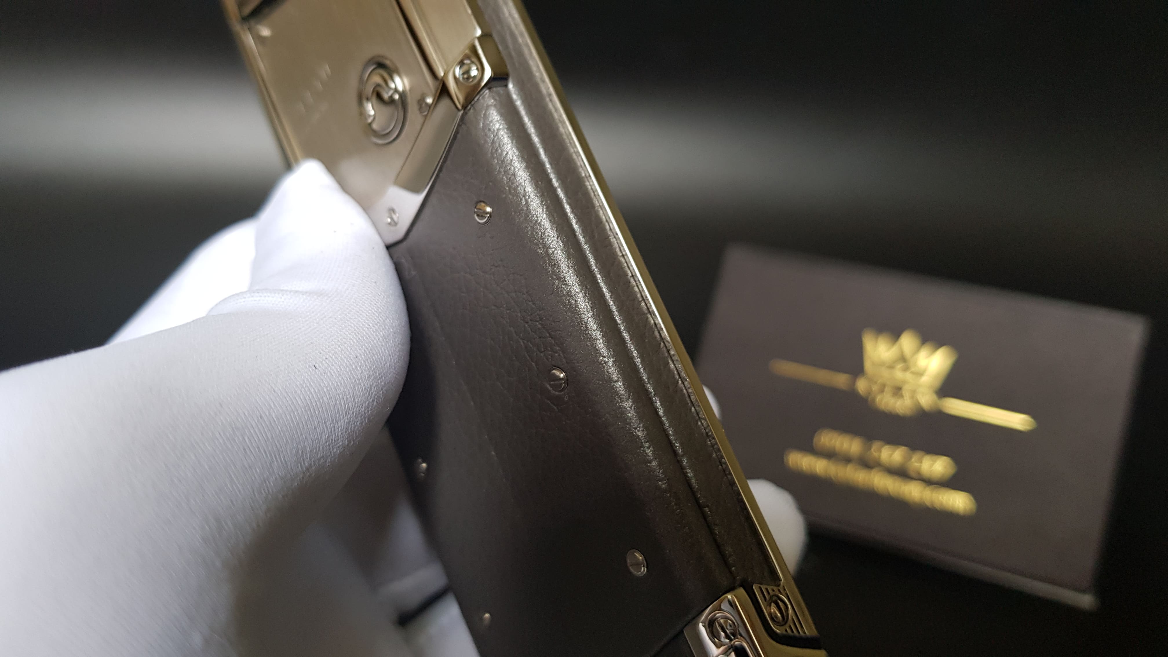 Vertu Signature S Steel da màu lông chuột 5 Kỳ Lân Luxury vertu signature s steel da long chuot 20 Vertu Signature S Steel da màu lông chuột