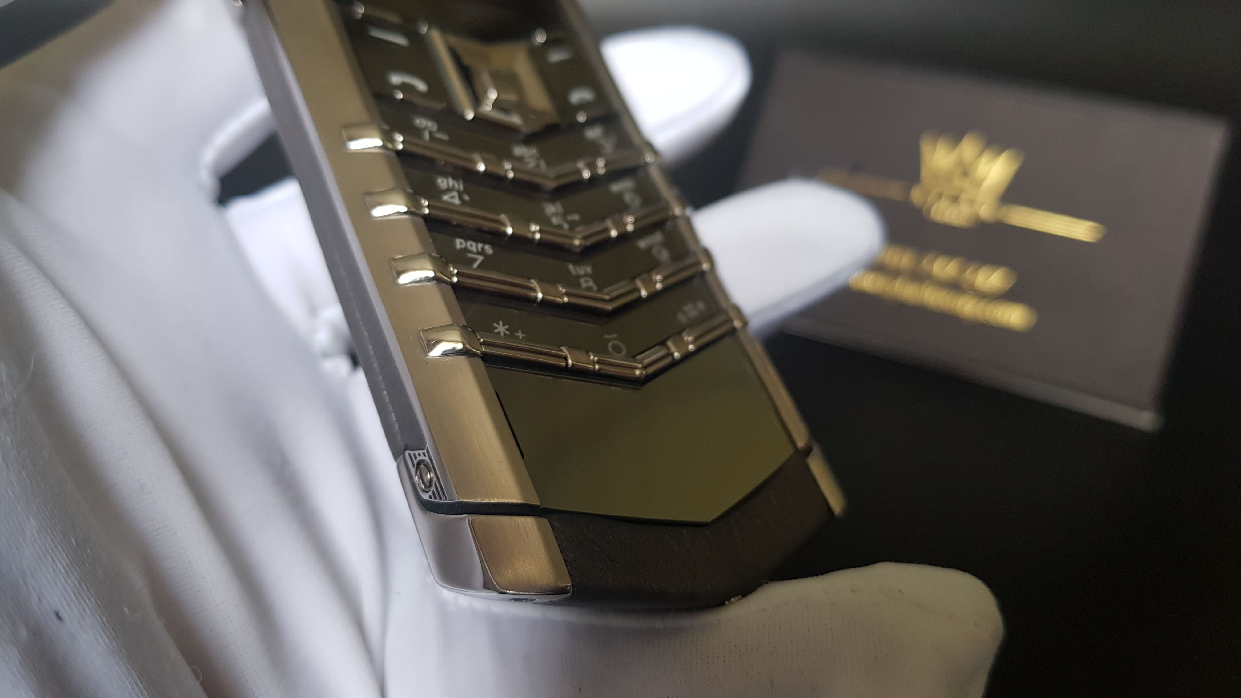 Vertu Signature S Steel da màu lông chuột 14 Kỳ Lân Luxury vertu signature s steel da long chuot 9 Vertu Signature S Steel da màu lông chuột