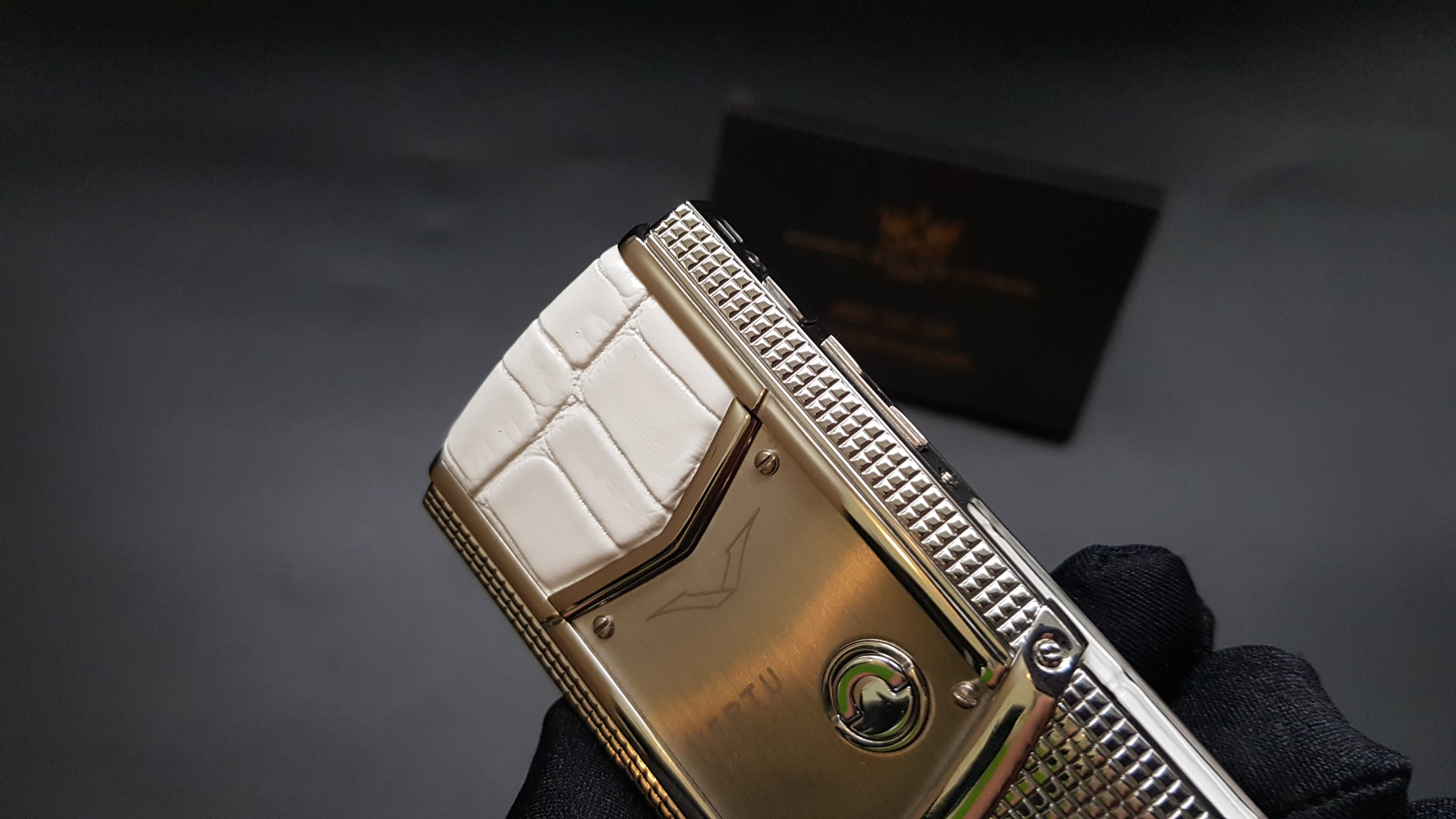 Vertu Signature S White Clous De Paris 20 Kỳ Lân Luxury vertu signature s white cloud de paris 24 Vertu Signature S White Clous De Paris