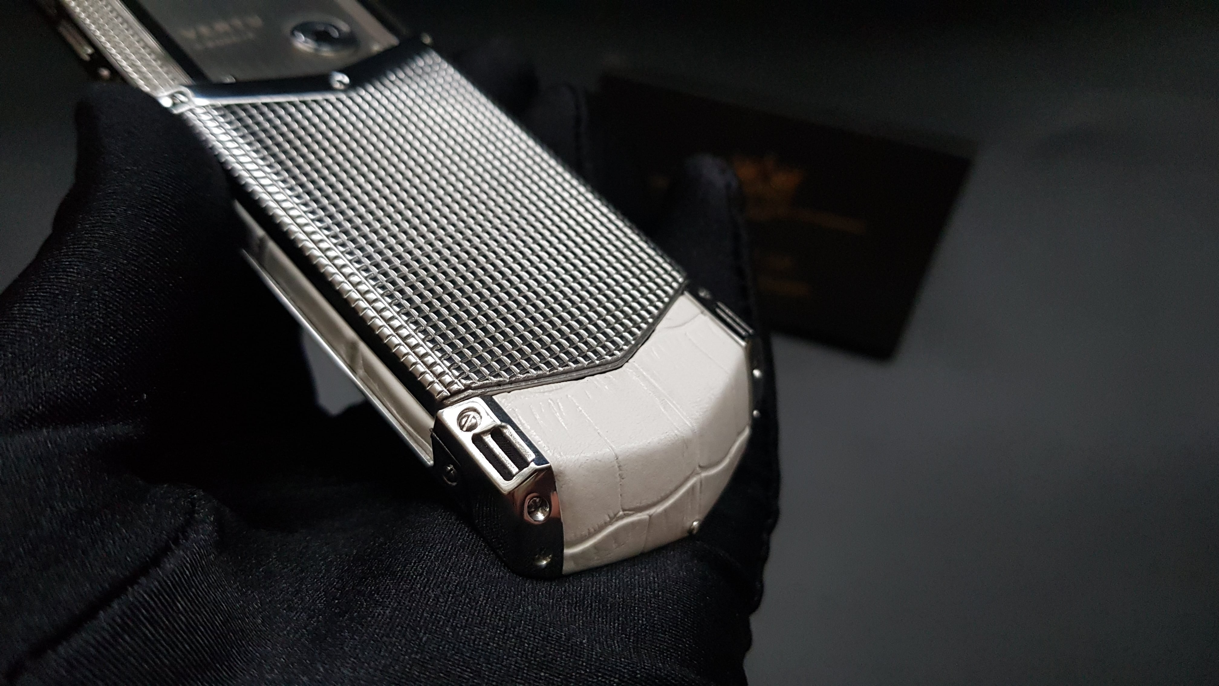 Vertu Signature S White Clous De Paris 3 Kỳ Lân Luxury vertu signature s white cloud de paris 27 Vertu Signature S White Clous De Paris