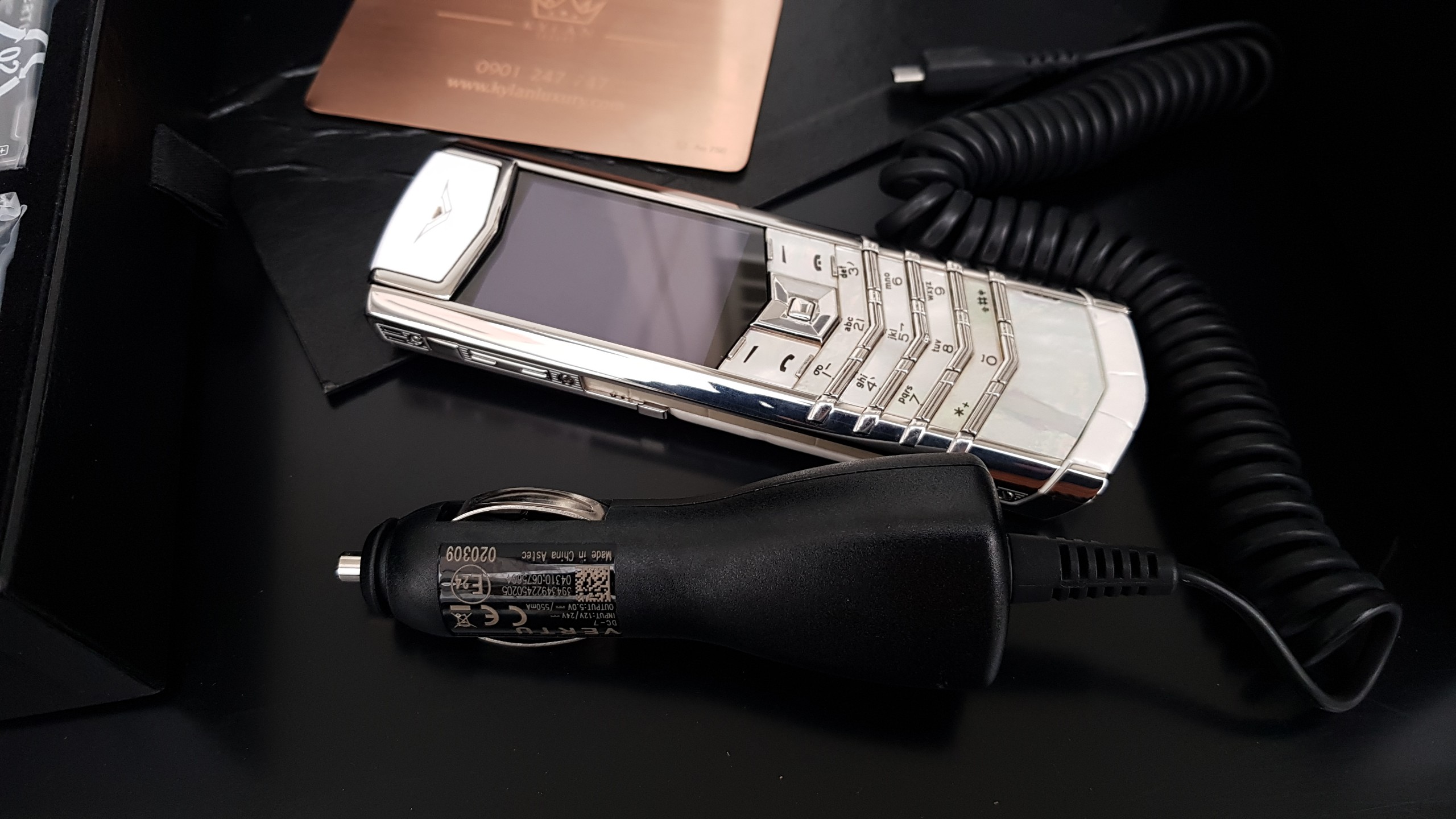Vertu Signature S White Mother Of Pearl 42 Kỳ Lân Luxury vertu signature s white mother of pearl 1 cdbbb2c7 428d 41c8 8c07 89766c1f4589 Vertu Signature S White Mother Of Pearl