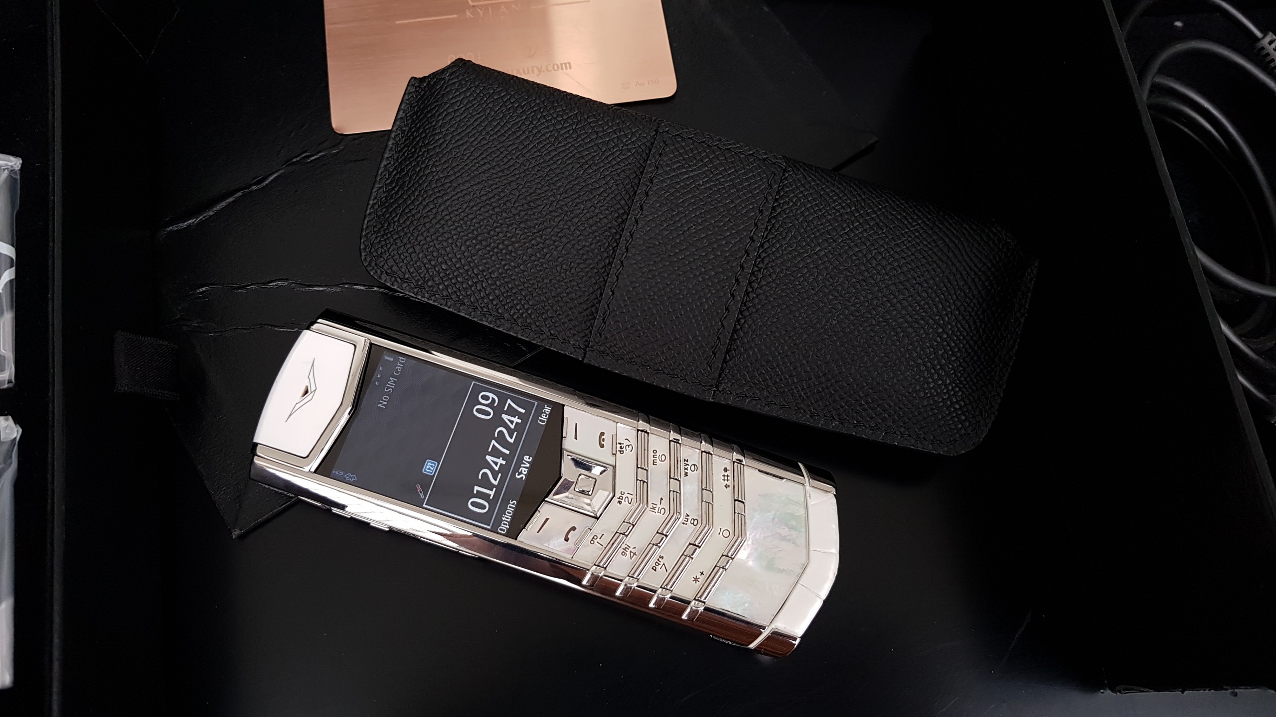 Vertu Signature S White Mother Of Pearl 44 Kỳ Lân Luxury vertu signature s white mother of pearl 3 61b50ba2 350a 482e bc68 6c8dbfd4d744 Vertu Signature S White Mother Of Pearl