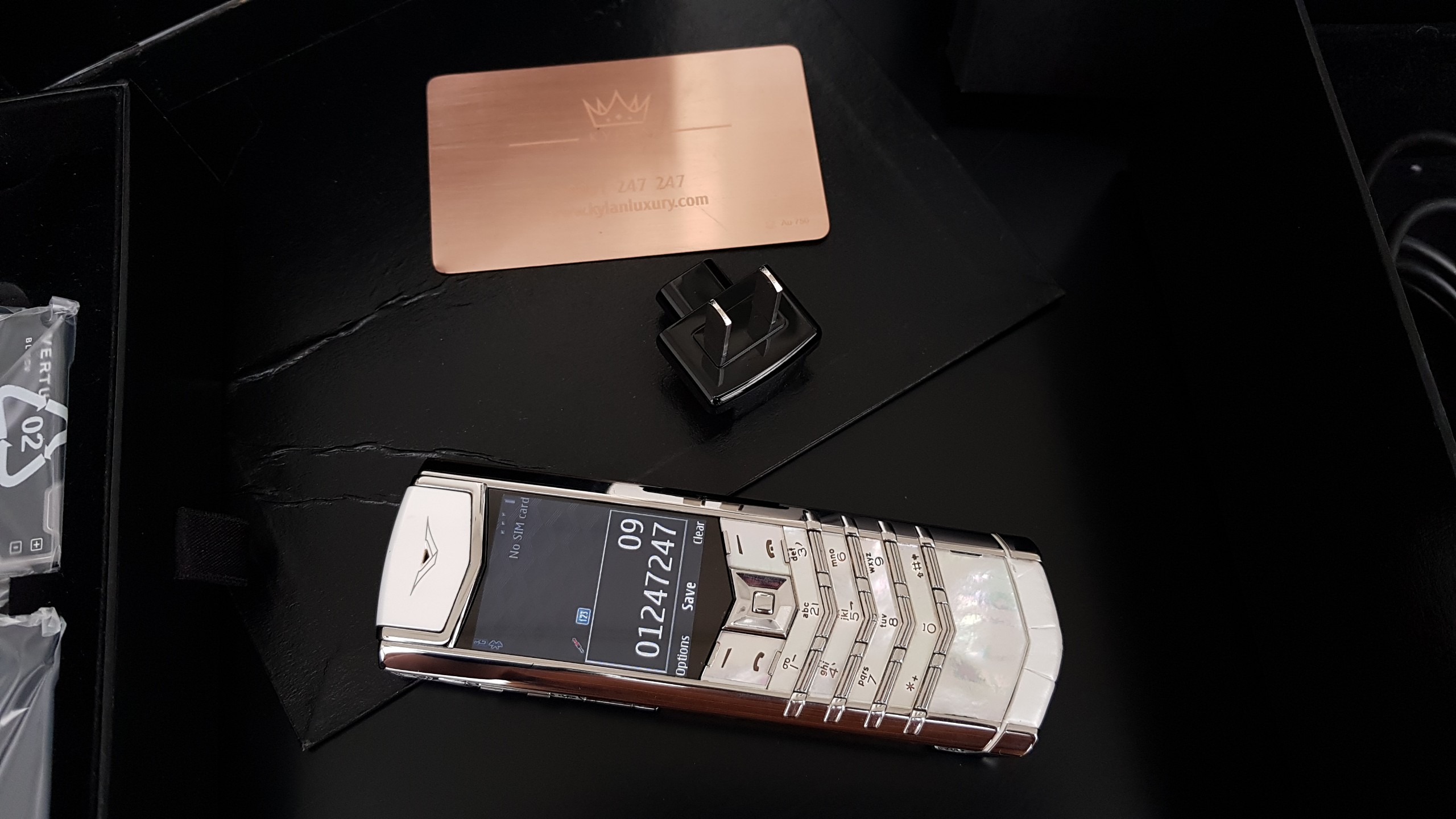 Vertu Signature S White Mother Of Pearl 36 Kỳ Lân Luxury vertu signature s white mother of pearl 8 8b2c5bfb 6fab 4da4 85ea 8d5f9472a43c Vertu Signature S White Mother Of Pearl