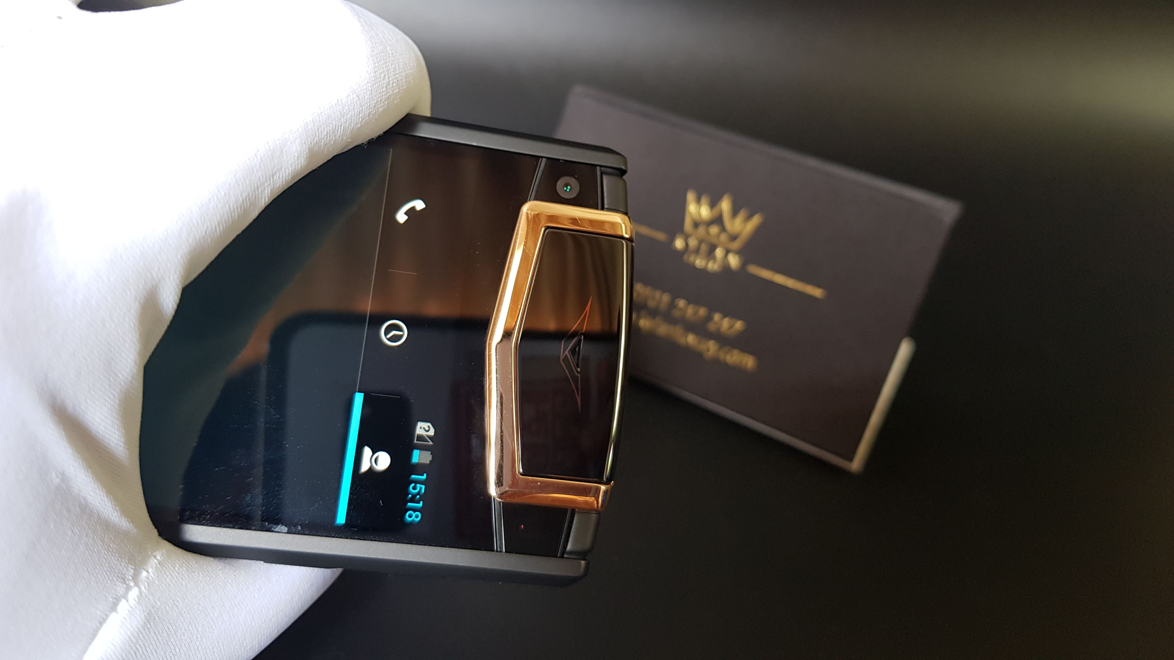 Vertu Touch Ti mix điểm vàng fullbox new mới 19 Kỳ Lân Luxury vertu touch ti mix diem vang fullbox 68 Vertu Touch Ti mix điểm vàng fullbox new mới