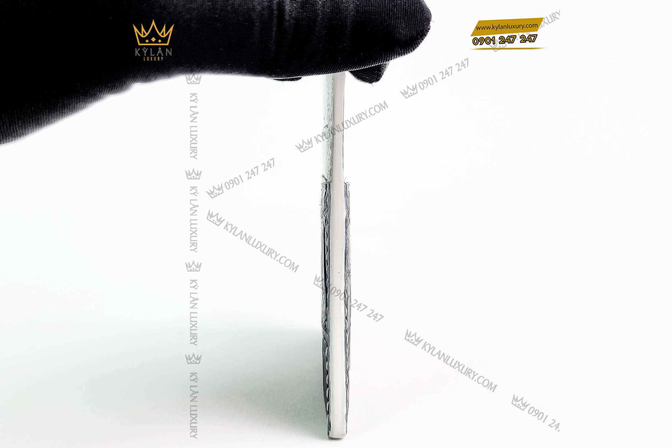 Ví da đựng thẻ da epsom mix da cá alligator màu trắng đen 4 Thiết kế sang trọng, lịch thiệp phù hợp với mọi lứa tuổi