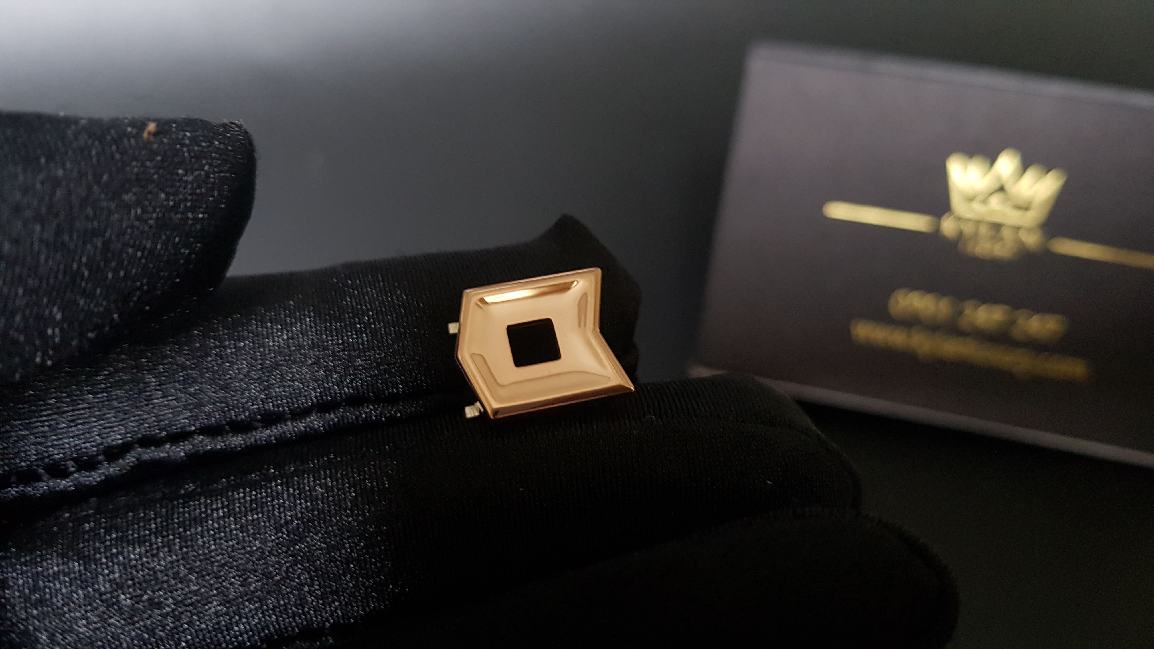 Vỏ Vertu vàng khối 18k - Vàng 750 hồng 60 Kỳ Lân Luxury vo vertu signature s vang hong 10 Vỏ Vertu vàng khối 18k - Vàng 750 hồng