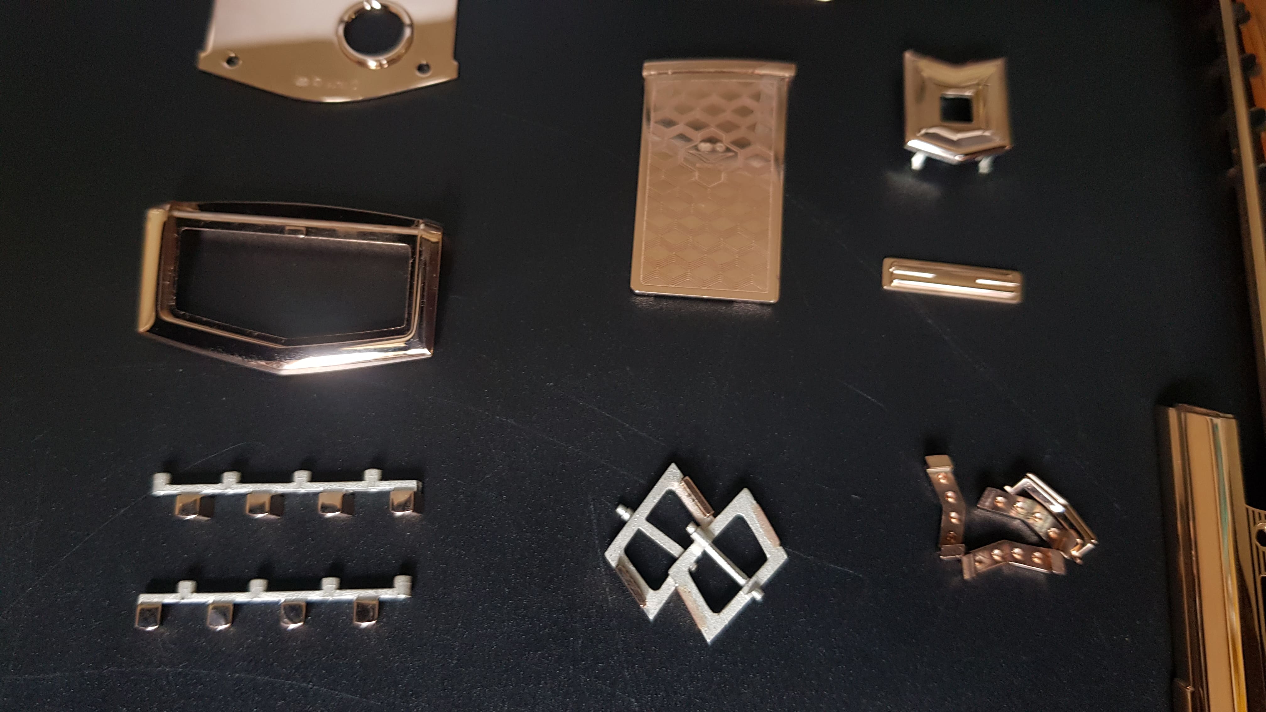 Vỏ Vertu vàng khối 18k - Vàng 750 hồng 6 Kỳ Lân Luxury vo vertu signature s vang hong 57 Vỏ Vertu vàng khối 18k - Vàng 750 hồng