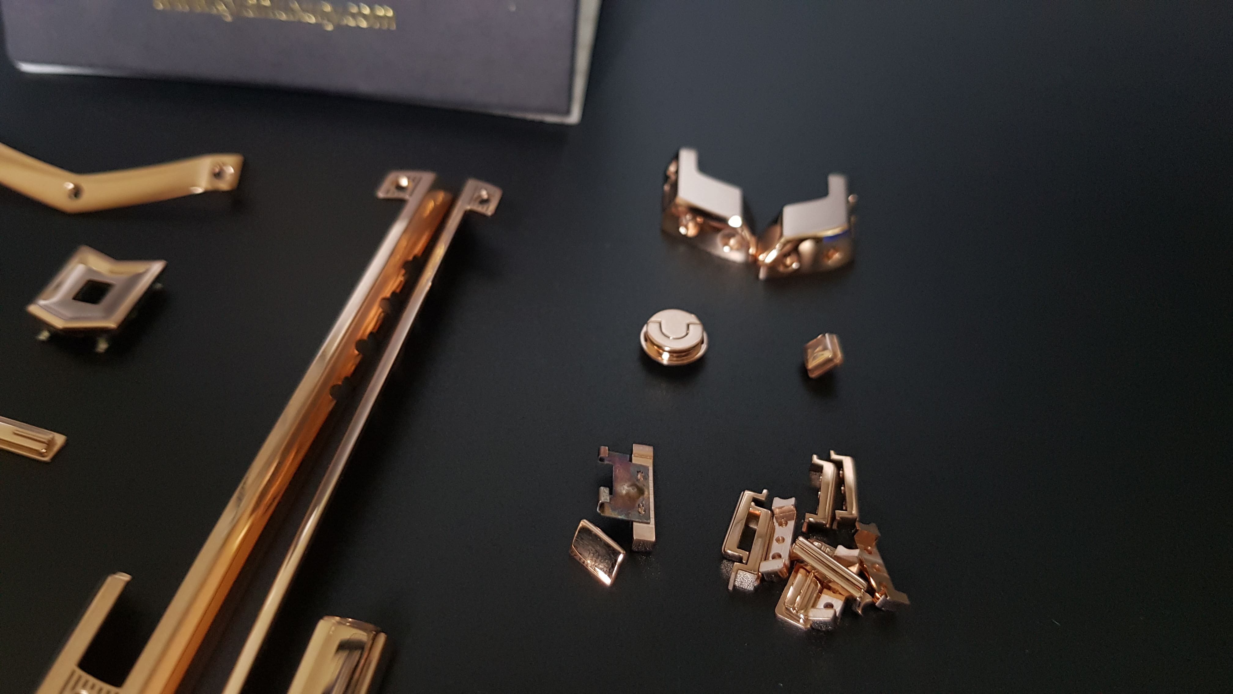 Vỏ Vertu vàng khối 18k - Vàng 750 hồng 10 Kỳ Lân Luxury vo vertu signature s vang hong 61 Vỏ Vertu vàng khối 18k - Vàng 750 hồng