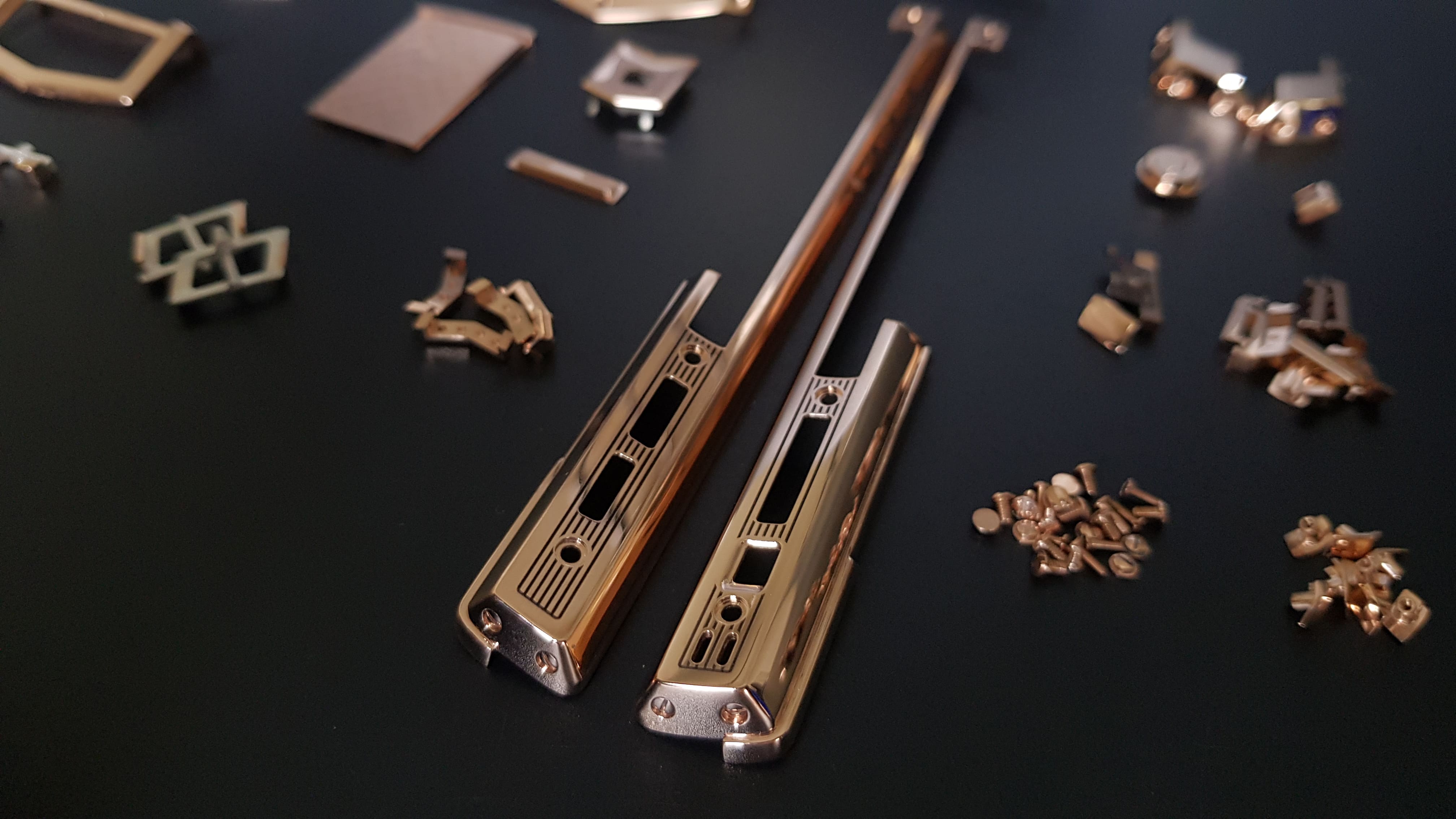 Vỏ Vertu vàng khối 18k - Vàng 750 hồng 11 Kỳ Lân Luxury vo vertu signature s vang hong 62 Vỏ Vertu vàng khối 18k - Vàng 750 hồng