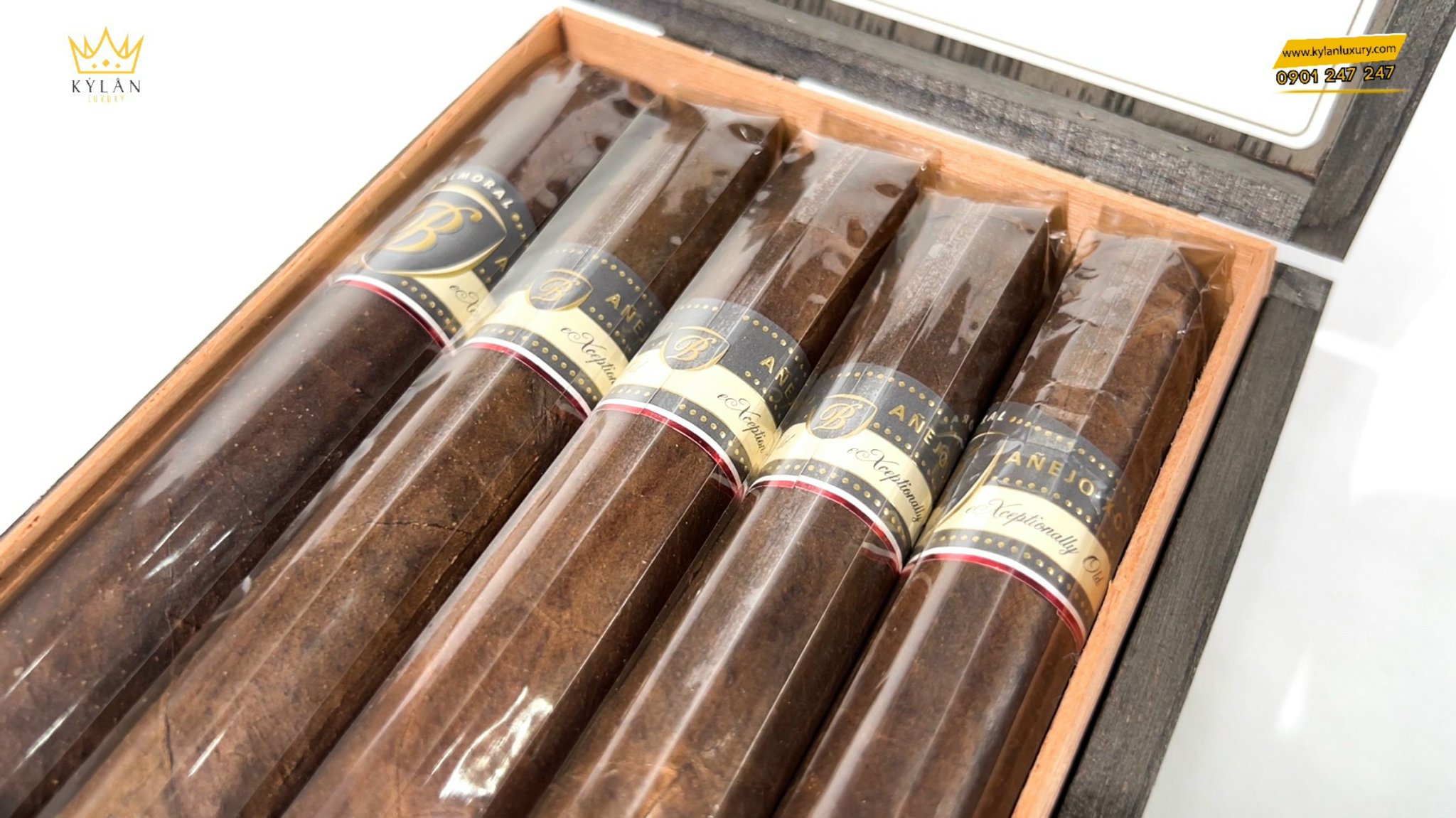 Xì gà Balmoral Anejo XO 20 GRAN TORO 12 Kỳ Lân Luxury xi ga balmoral anejo xo 20 gran toro 12 Xì gà Balmoral Anejo XO 20 GRAN TORO