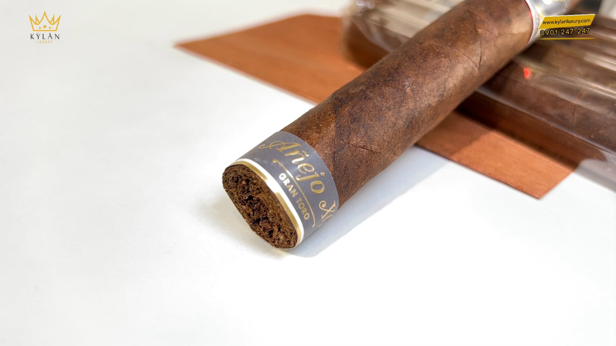 Xì gà Balmoral Anejo XO 20 GRAN TORO 14 Kỳ Lân Luxury xi ga balmoral anejo xo 20 gran toro 14 Xì gà Balmoral Anejo XO 20 GRAN TORO