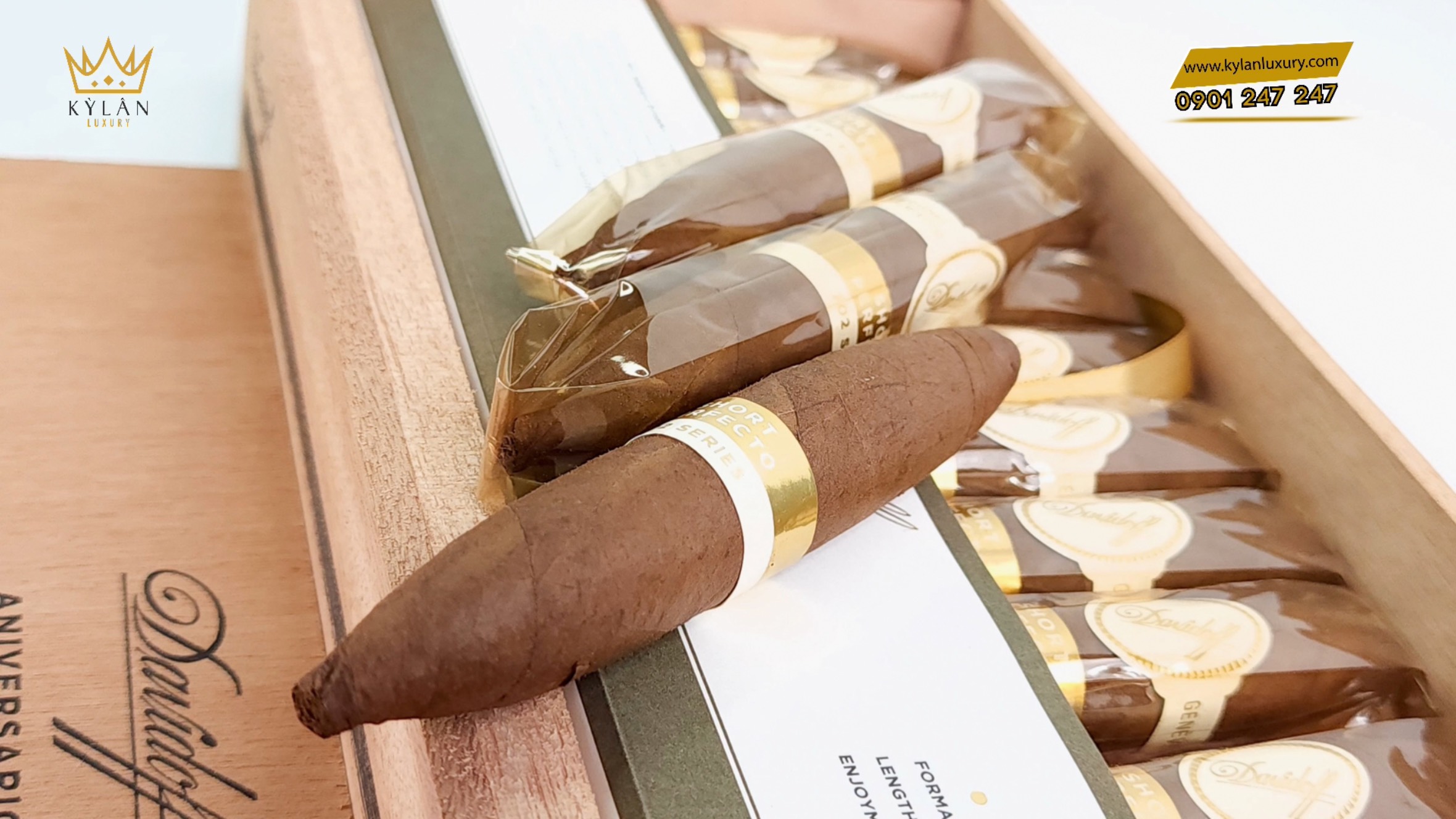 Cigar Davidoff Aniversario Short Perfecto 9 Kỳ Lân Luxury xi ga davidoff aniversario short perfecto 17 Cigar Davidoff Aniversario Short Perfecto