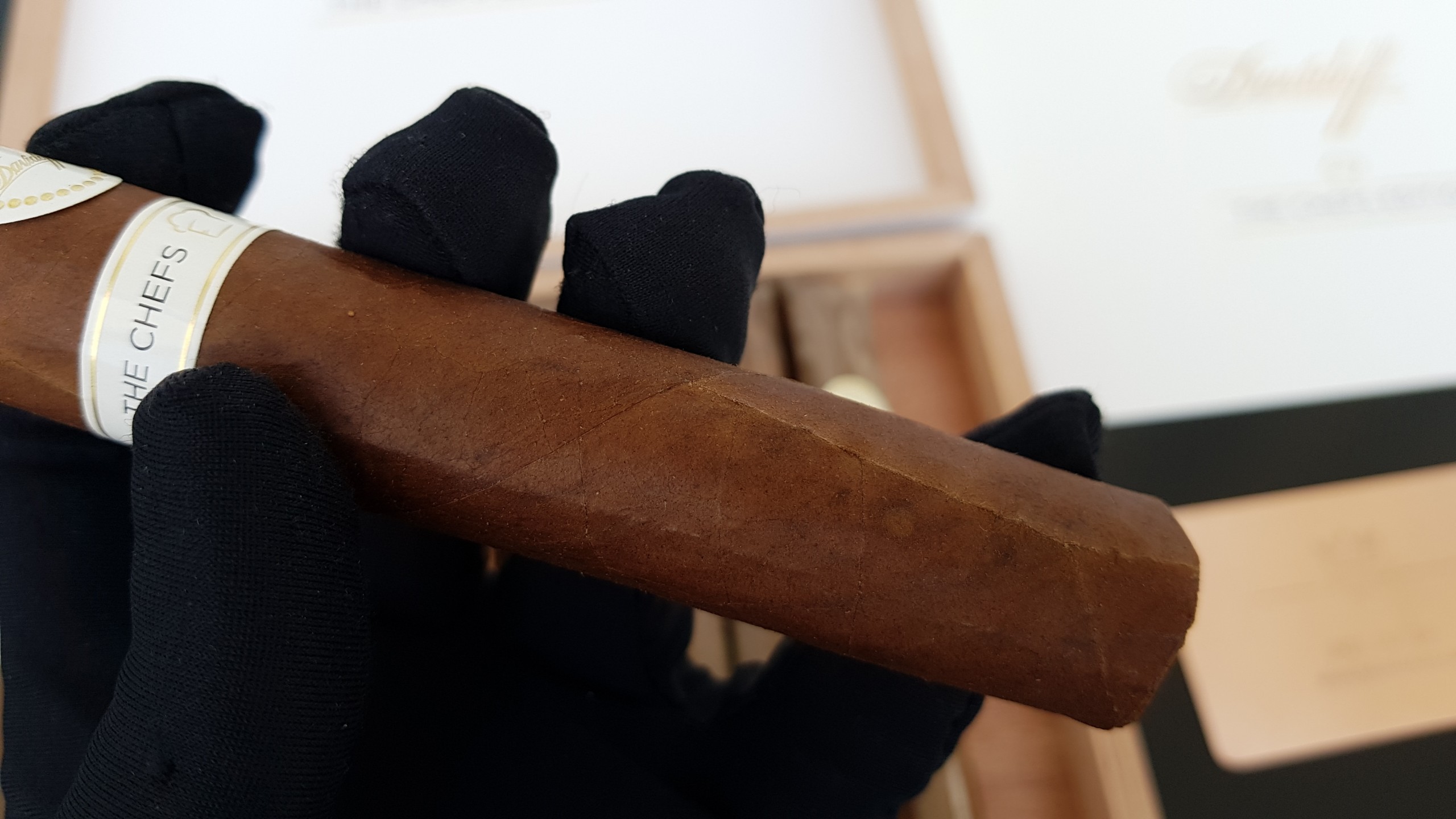 Xì gà Davidoff Chef's Edition 50th Anniversary - Cigar của thượng lưu 7 Kỳ Lân Luxury xi ga davidoff ba n ki nie m 50 na m 44 Xì gà Davidoff Chef's Edition 50th Anniversary - Cigar của thượng lưu