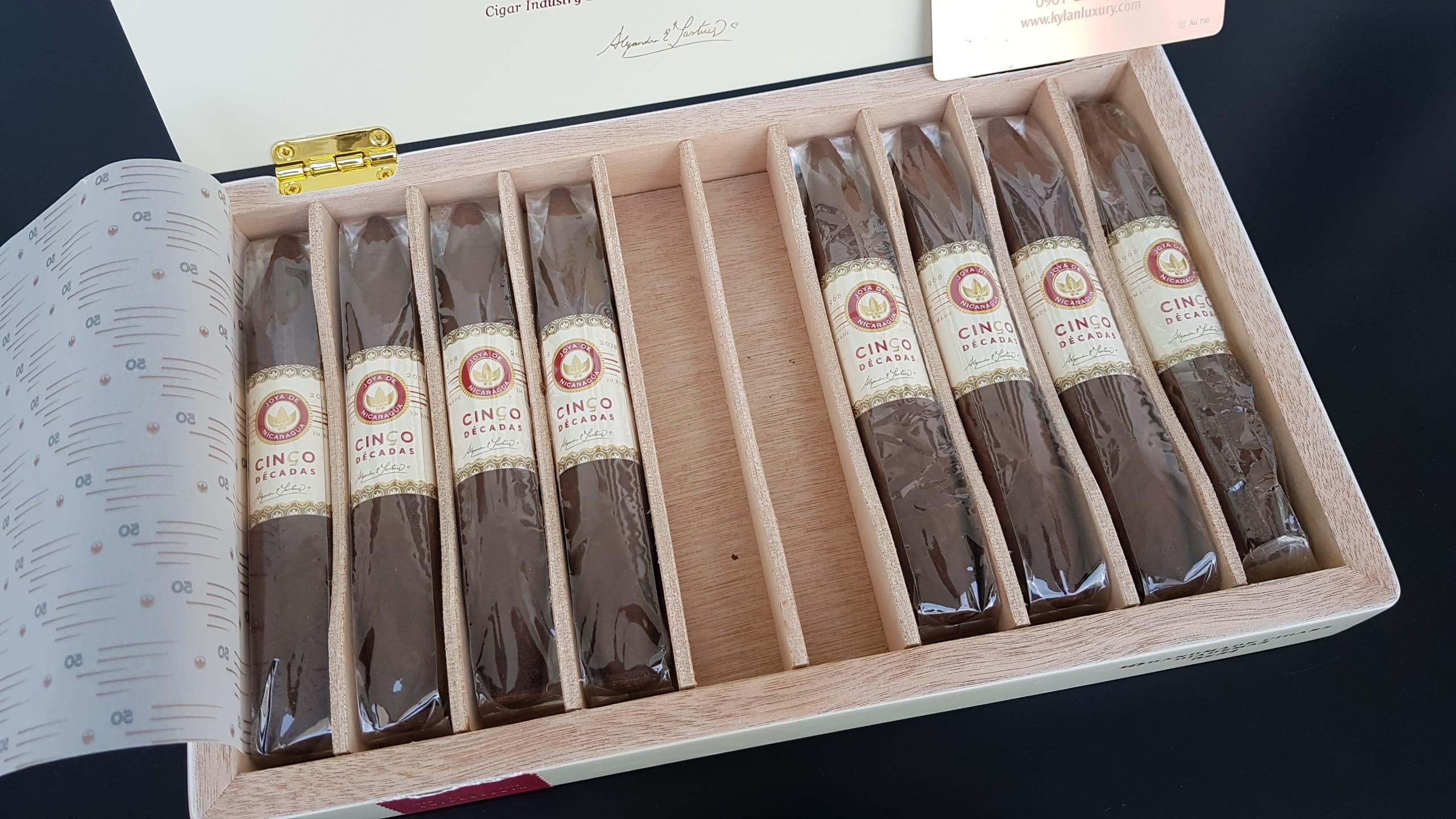 Xì gà Joya de Nicaragua Cinco Décadas Diadema 16 Kỳ Lân Luxury xi ga joya de nicaragua cinco de cadas diadema 20 Xì gà Joya de Nicaragua Cinco Décadas Diadema