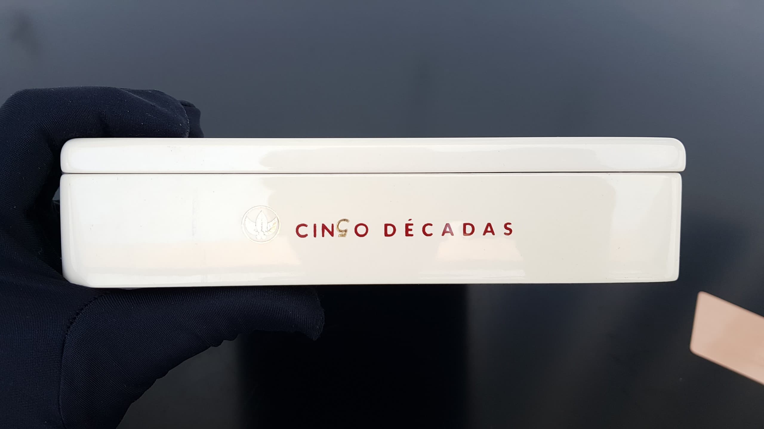 Xì gà Joya de Nicaragua Cinco Décadas Diadema 17 Kỳ Lân Luxury xi ga joya de nicaragua cinco de cadas diadema 21 Xì gà Joya de Nicaragua Cinco Décadas Diadema