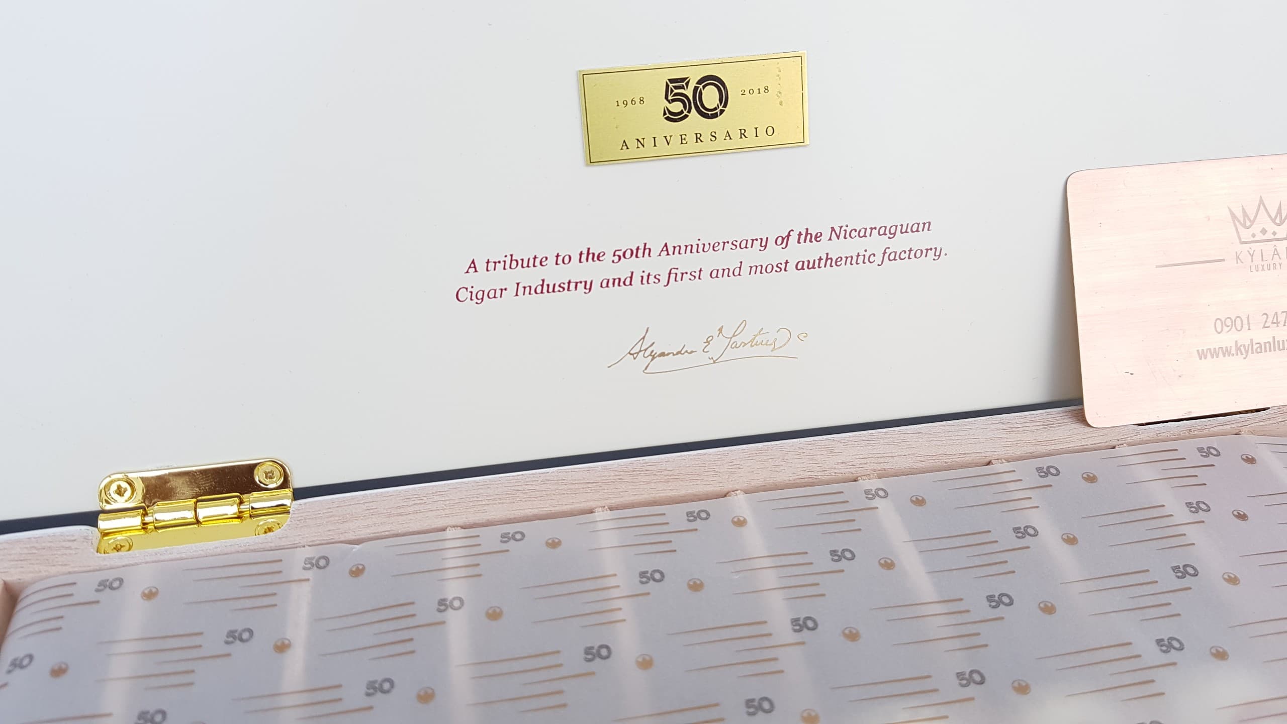 Xì gà Joya de Nicaragua Cinco Décadas Diadema 2 Kỳ Lân Luxury xi ga joya de nicaragua cinco de cadas diadema 26 Xì gà Joya de Nicaragua Cinco Décadas Diadema