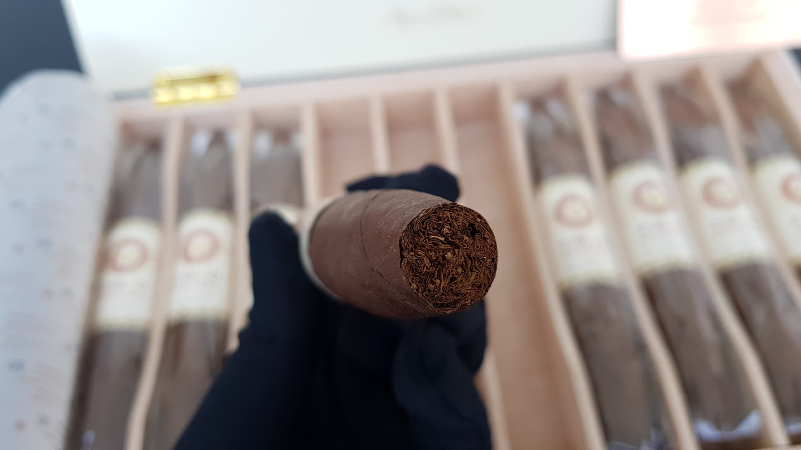 Xì gà Joya de Nicaragua Cinco Décadas Diadema 23 Kỳ Lân Luxury xi ga joya de nicaragua cinco de cadas diadema 6 Xì gà Joya de Nicaragua Cinco Décadas Diadema