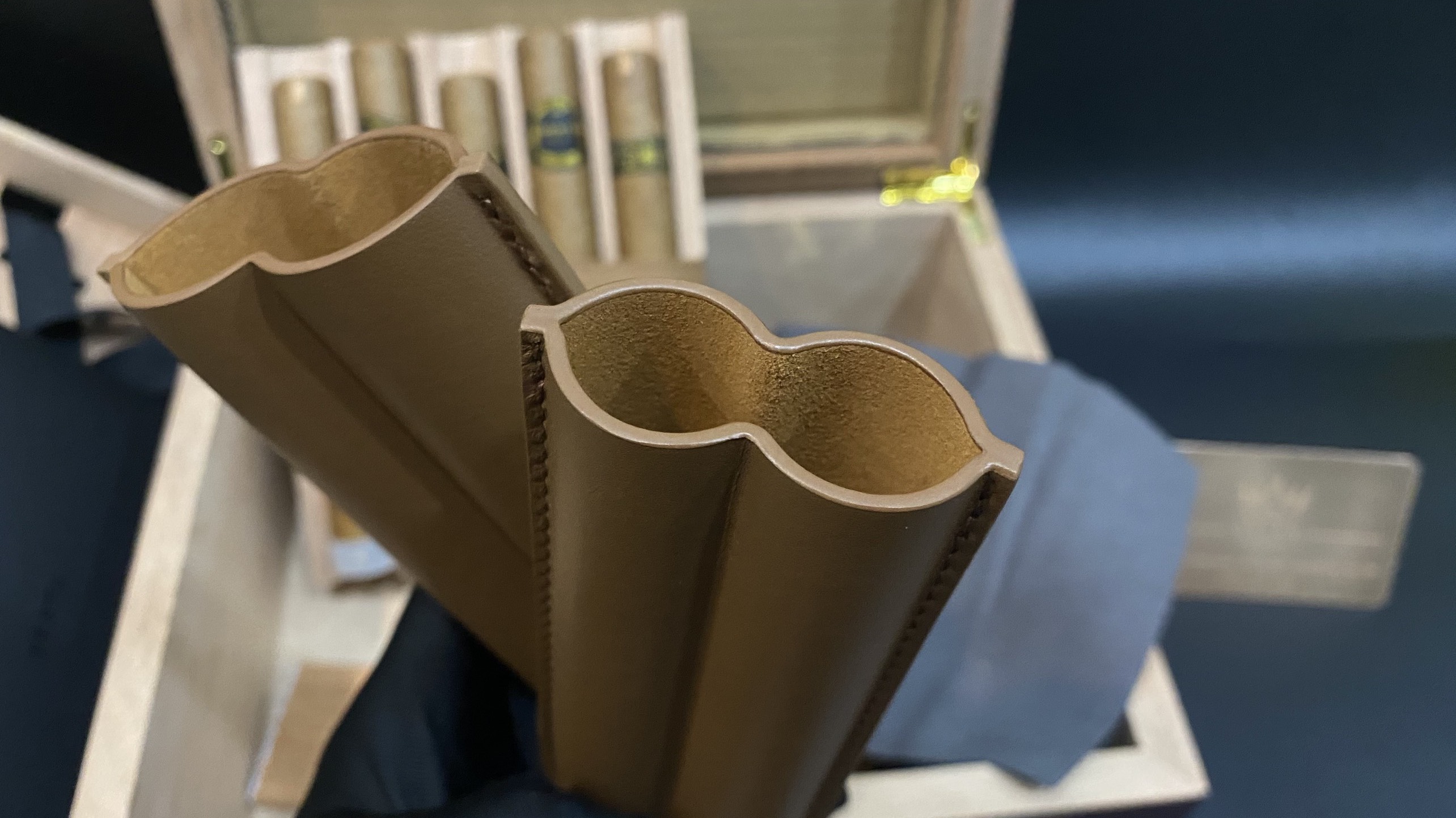 Xì gà Vertu - Cigar mang thương hiệu Vertu đẳng cấp đỉnh cao 26 Kỳ Lân Luxury xi ga vertu 12 Xì gà Vertu - Cigar mang thương hiệu Vertu đẳng cấp đỉnh cao