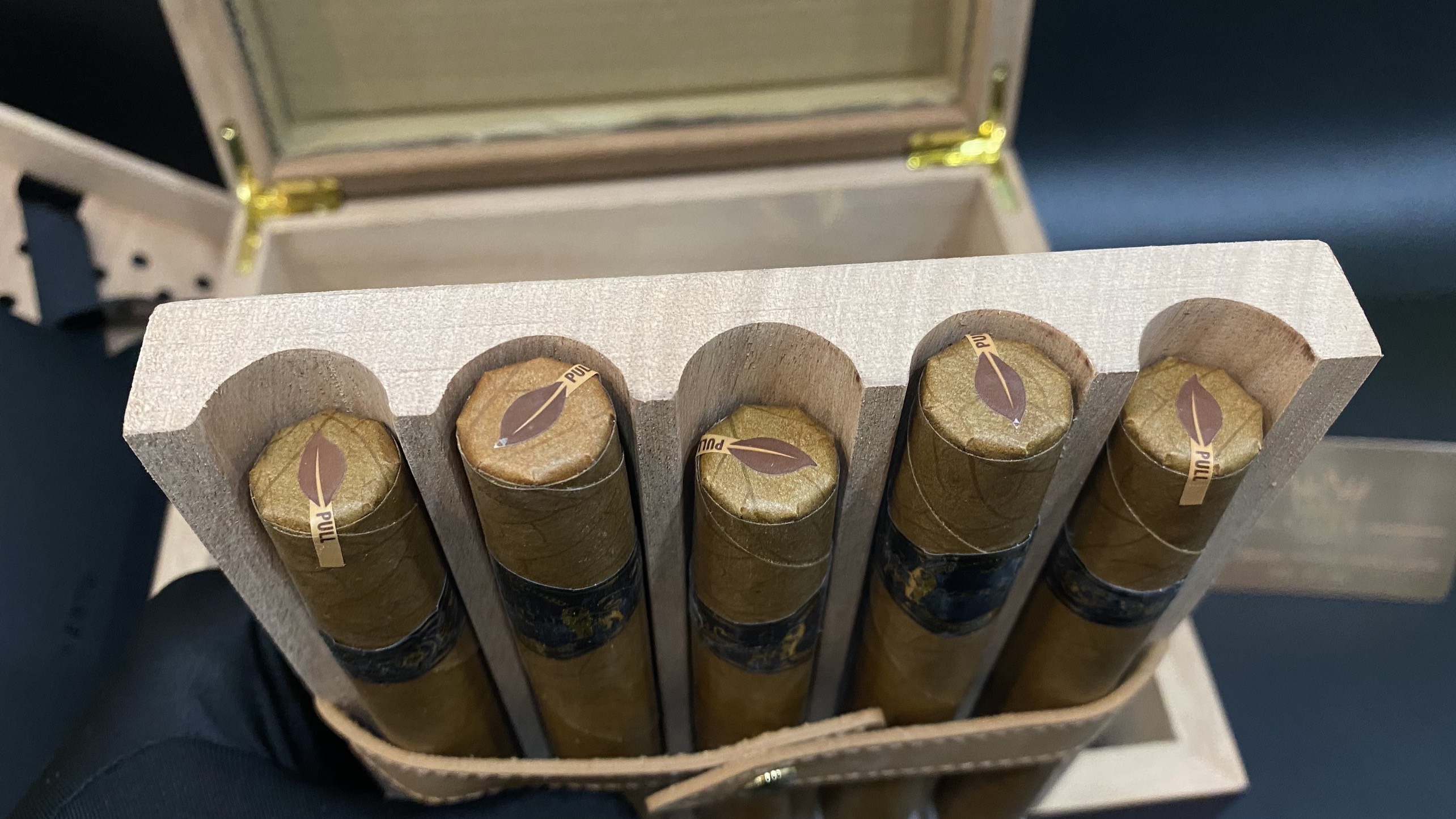 Xì gà Vertu - Cigar mang thương hiệu Vertu đẳng cấp đỉnh cao 30 Kỳ Lân Luxury xi ga vertu 17 Xì gà Vertu - Cigar mang thương hiệu Vertu đẳng cấp đỉnh cao