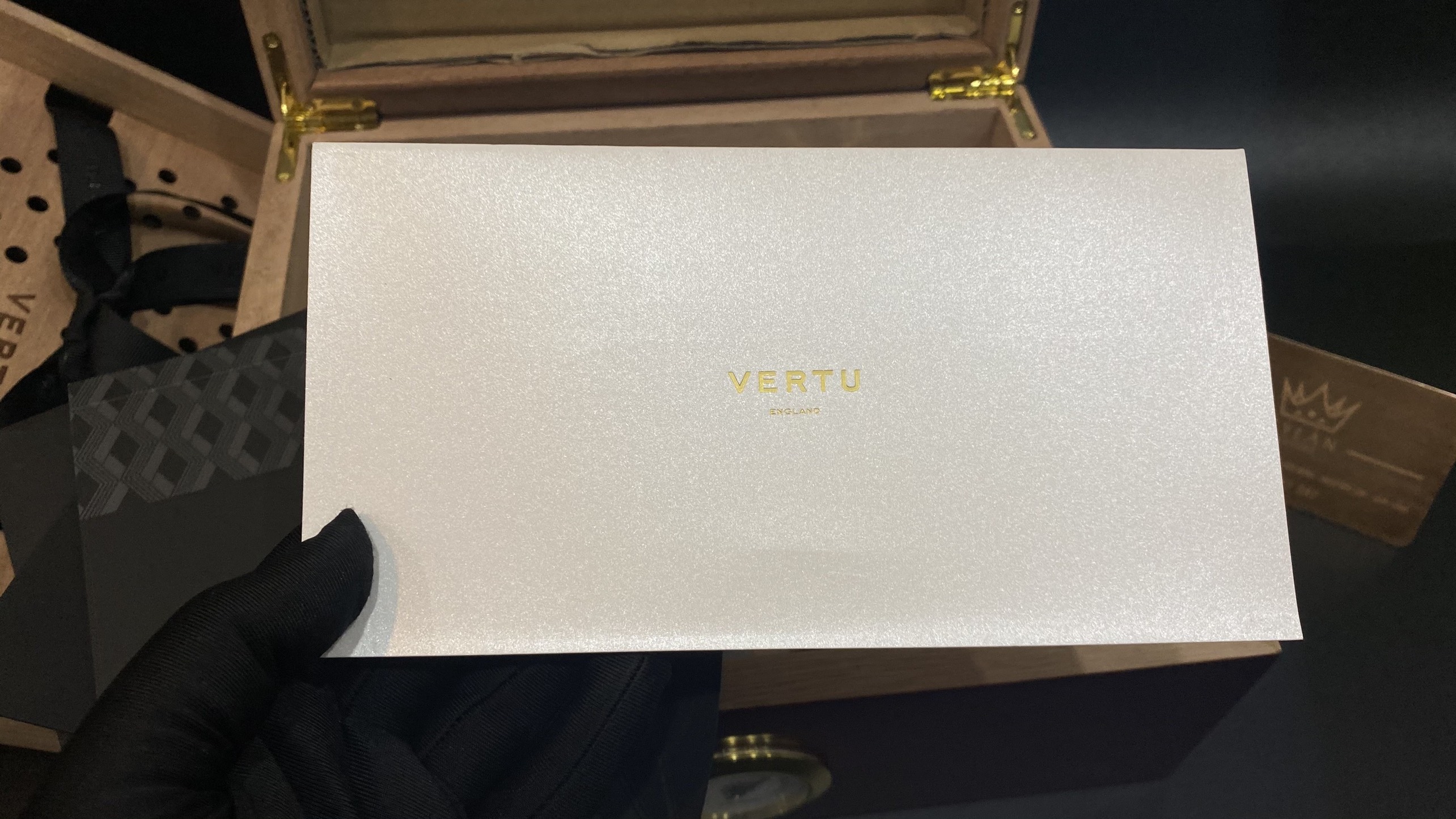 Xì gà Vertu - Cigar mang thương hiệu Vertu đẳng cấp đỉnh cao 34 Kỳ Lân Luxury xi ga vertu 2 Xì gà Vertu - Cigar mang thương hiệu Vertu đẳng cấp đỉnh cao