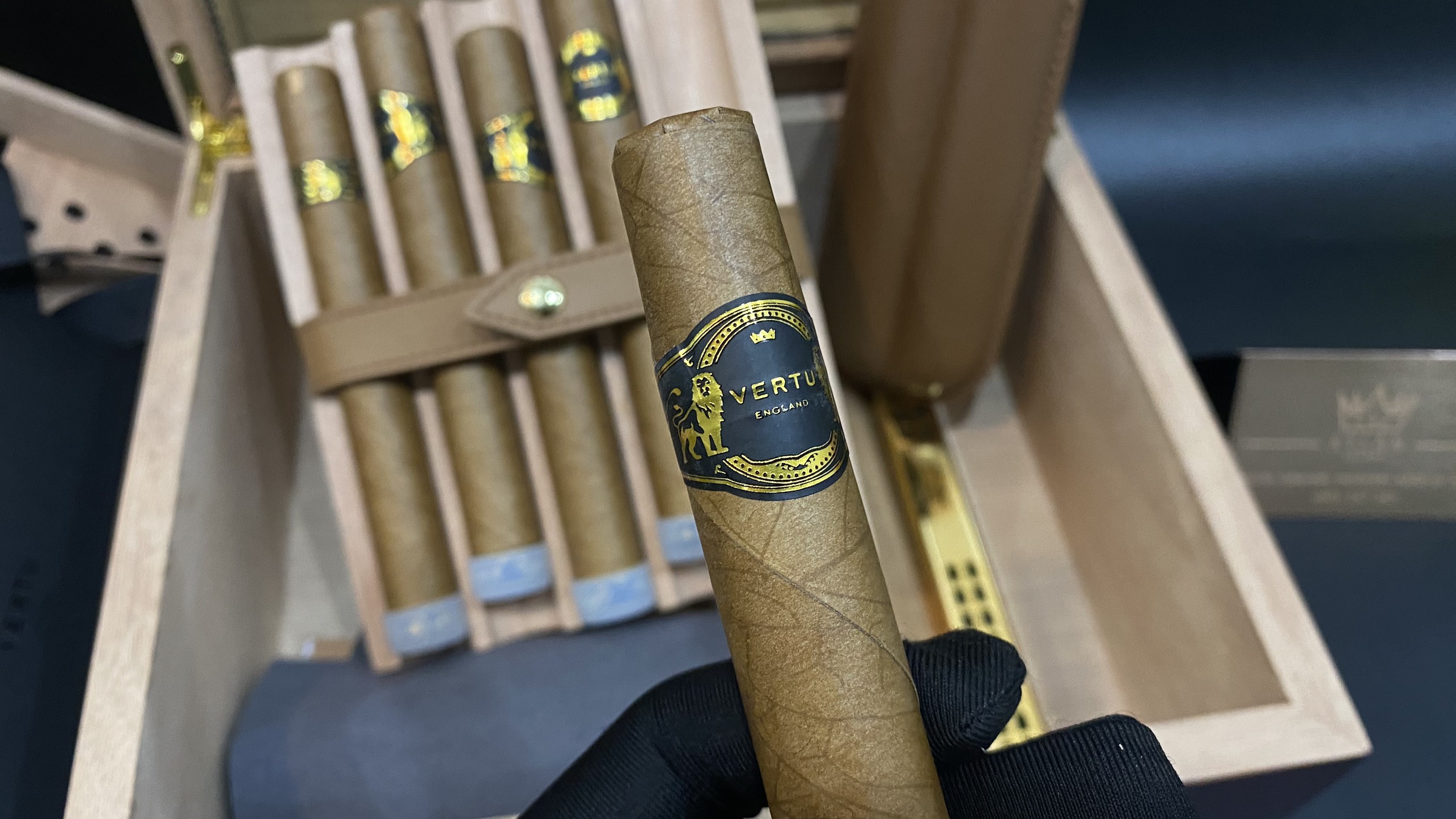 Xì gà Vertu - Cigar mang thương hiệu Vertu đẳng cấp đỉnh cao 5 Kỳ Lân Luxury xi ga vertu 32 Xì gà Vertu - Cigar mang thương hiệu Vertu đẳng cấp đỉnh cao