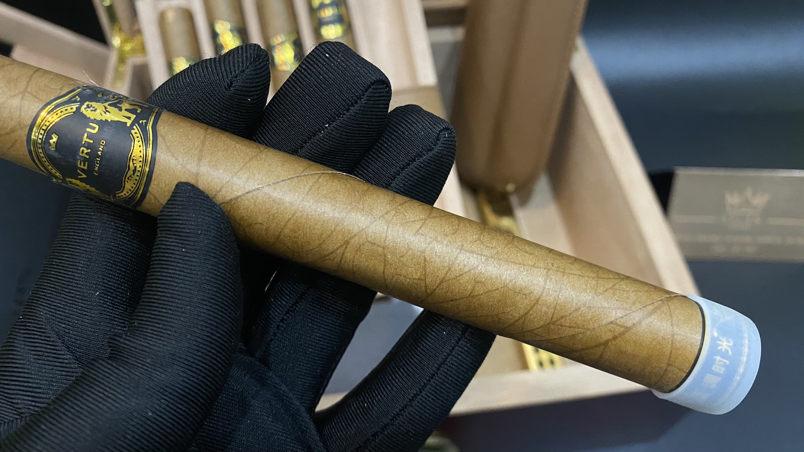 Xì gà Vertu - Cigar mang thương hiệu Vertu đẳng cấp đỉnh cao 6 Kỳ Lân Luxury xi ga vertu 33 Xì gà Vertu - Cigar mang thương hiệu Vertu đẳng cấp đỉnh cao