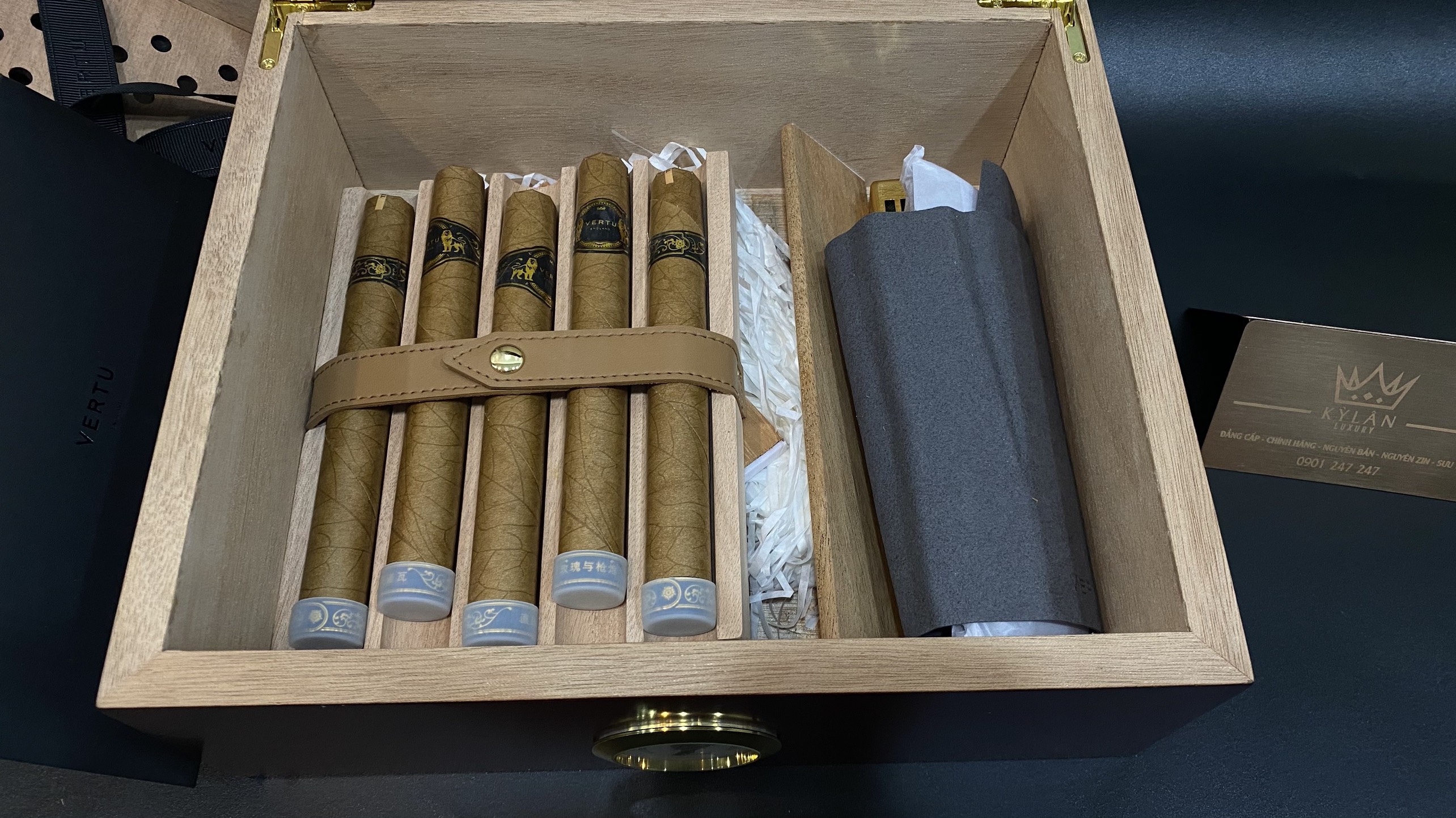 Xì gà Vertu - Cigar mang thương hiệu Vertu đẳng cấp đỉnh cao 36 Kỳ Lân Luxury xi ga vertu 4 Xì gà Vertu - Cigar mang thương hiệu Vertu đẳng cấp đỉnh cao