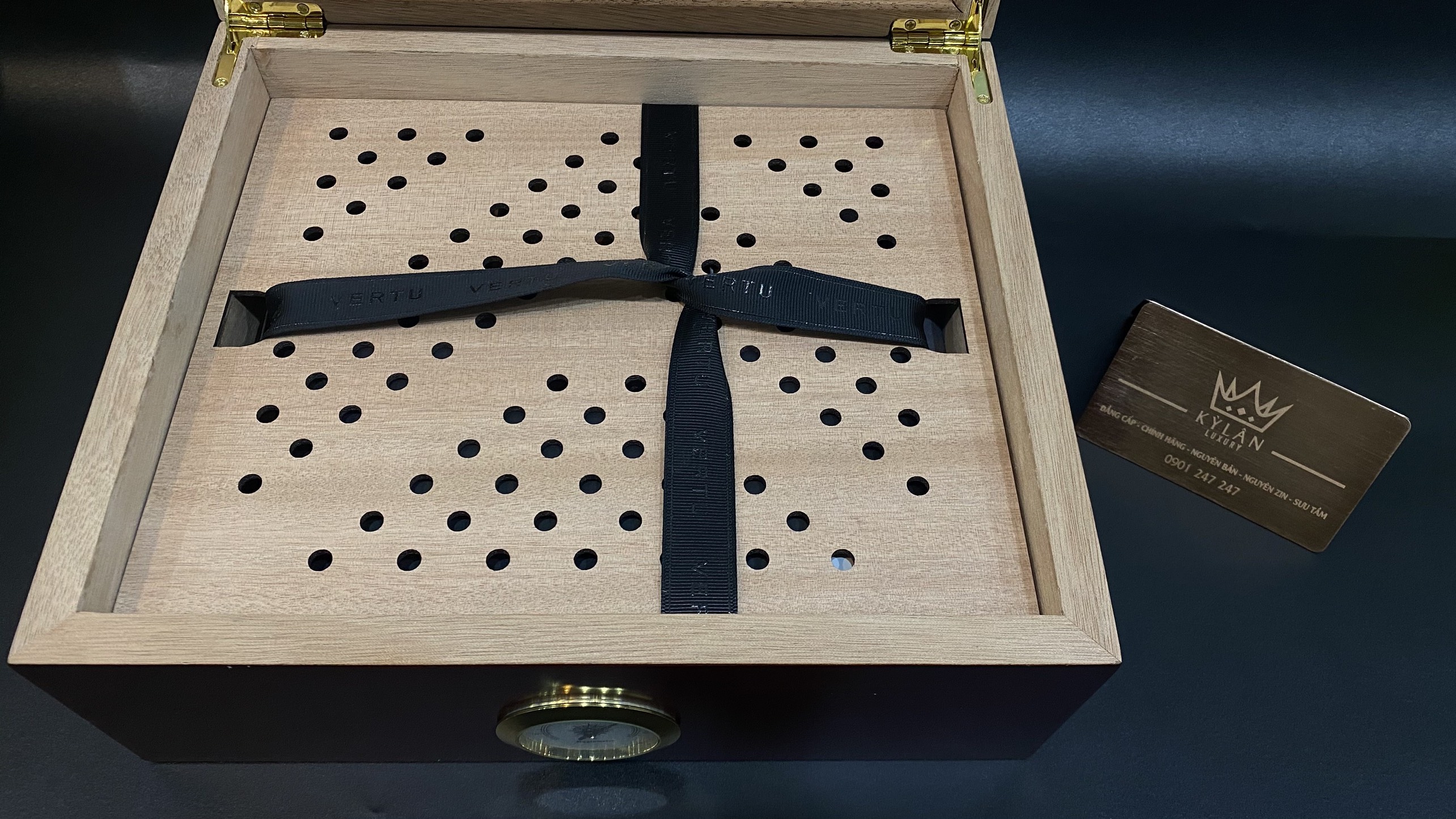 Xì gà Vertu - Cigar mang thương hiệu Vertu đẳng cấp đỉnh cao 38 Kỳ Lân Luxury xi ga vertu 6 Xì gà Vertu - Cigar mang thương hiệu Vertu đẳng cấp đỉnh cao