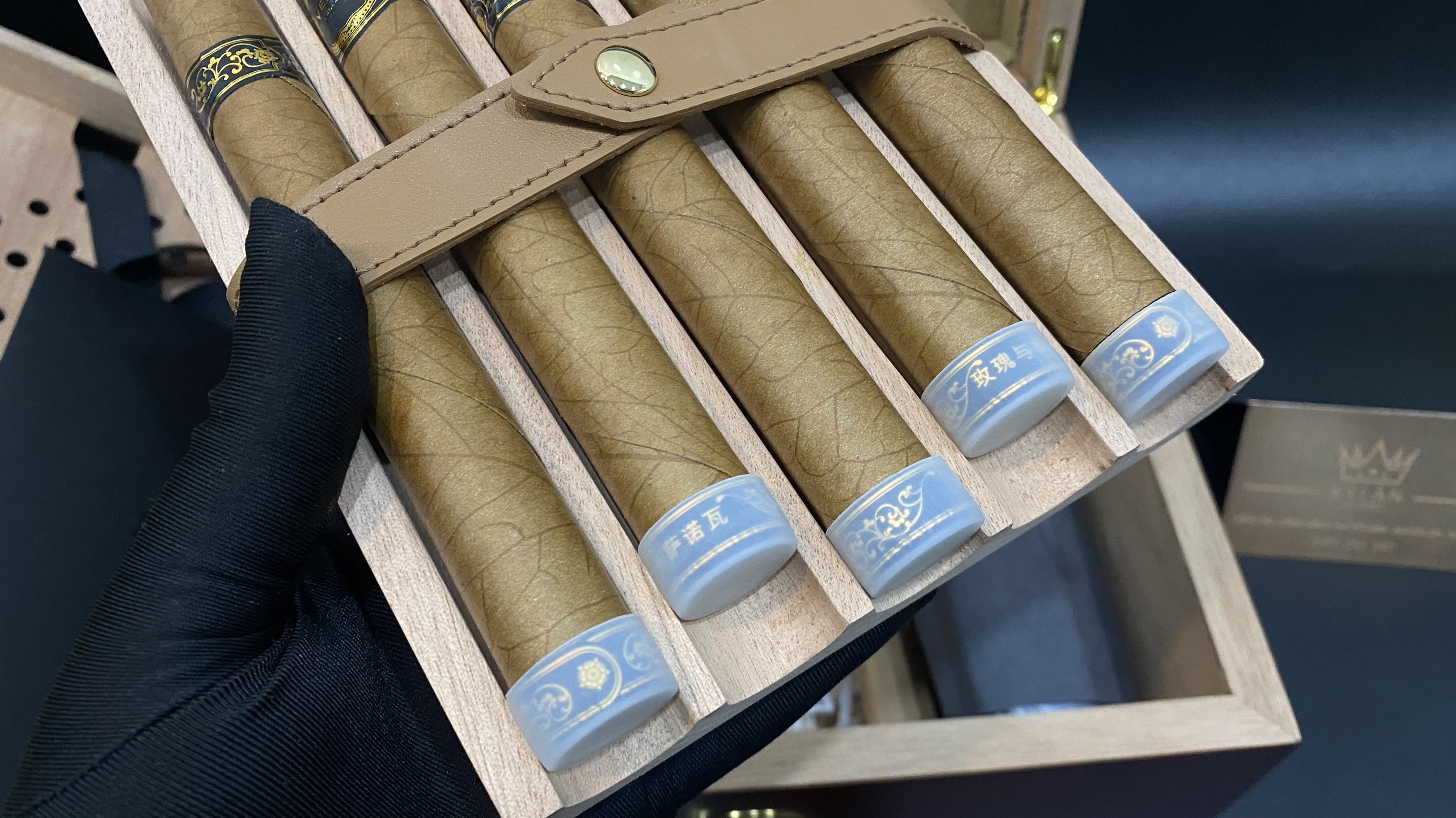 Xì gà Vertu - Cigar mang thương hiệu Vertu đẳng cấp đỉnh cao 22 Kỳ Lân Luxury xi ga vertu 7 Xì gà Vertu - Cigar mang thương hiệu Vertu đẳng cấp đỉnh cao