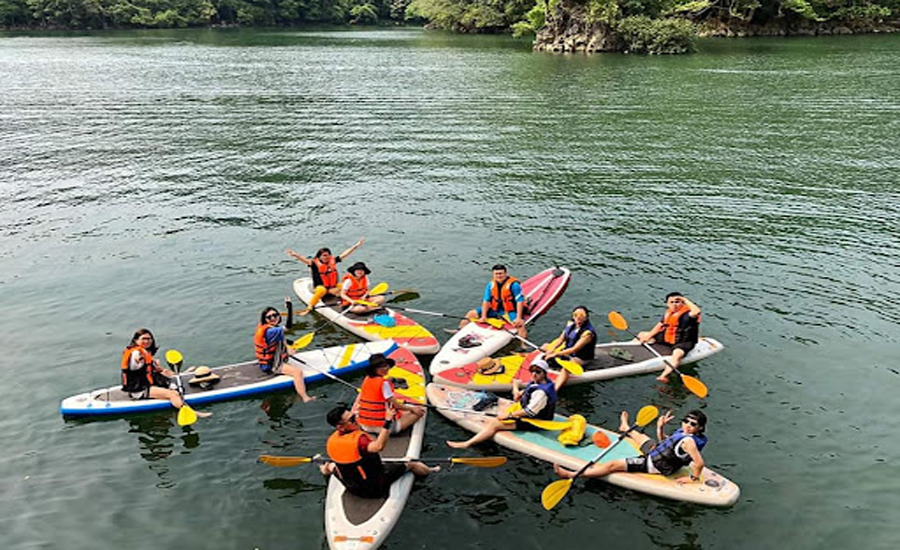 chèo thuyền kayak hồ ba bể