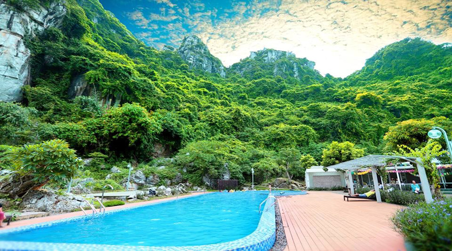 bể bơi làng sỏi resort