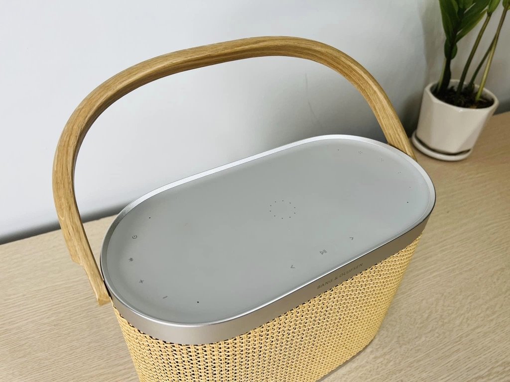 Loa di động Bang & Olufsen Beosound A5