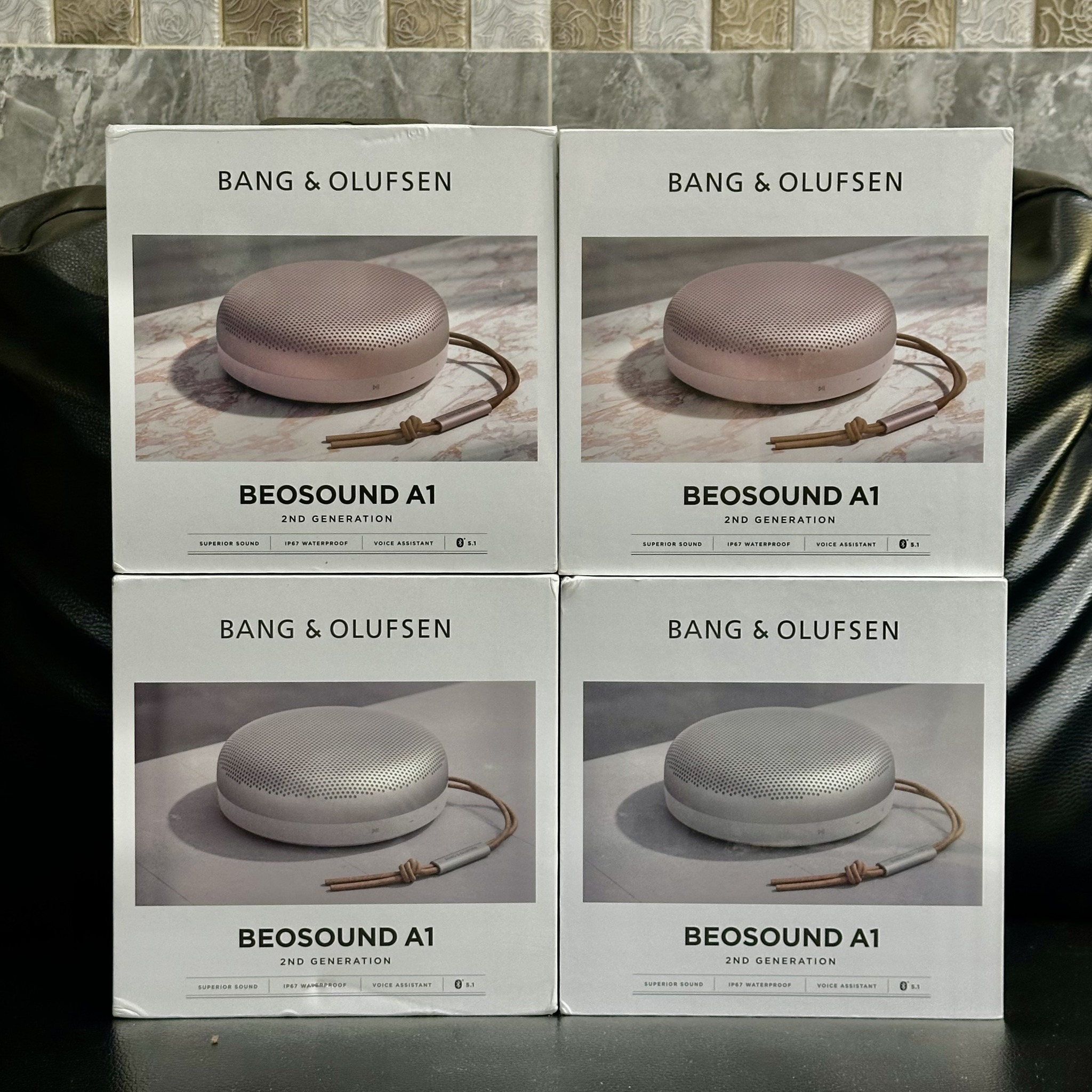 Beosound A1 Gen 2 vs Gen 3. Chọn nâng cấp hay sở hữu A1 Gen 2 với mức giá cực tốt?