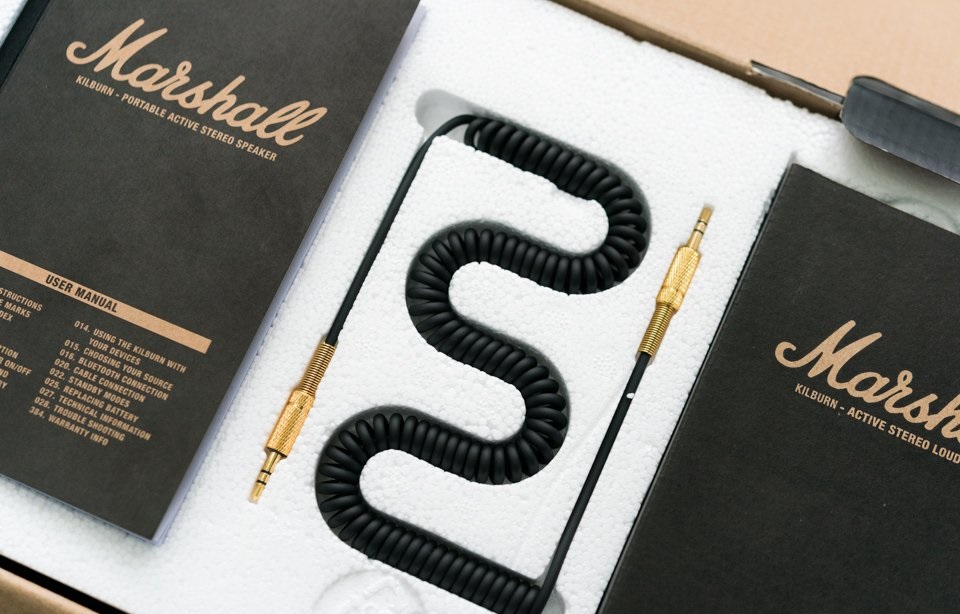 Đánh giá loa di động Marshall Kilburn :  Cổ điển, Đẹp, Chất âm khá