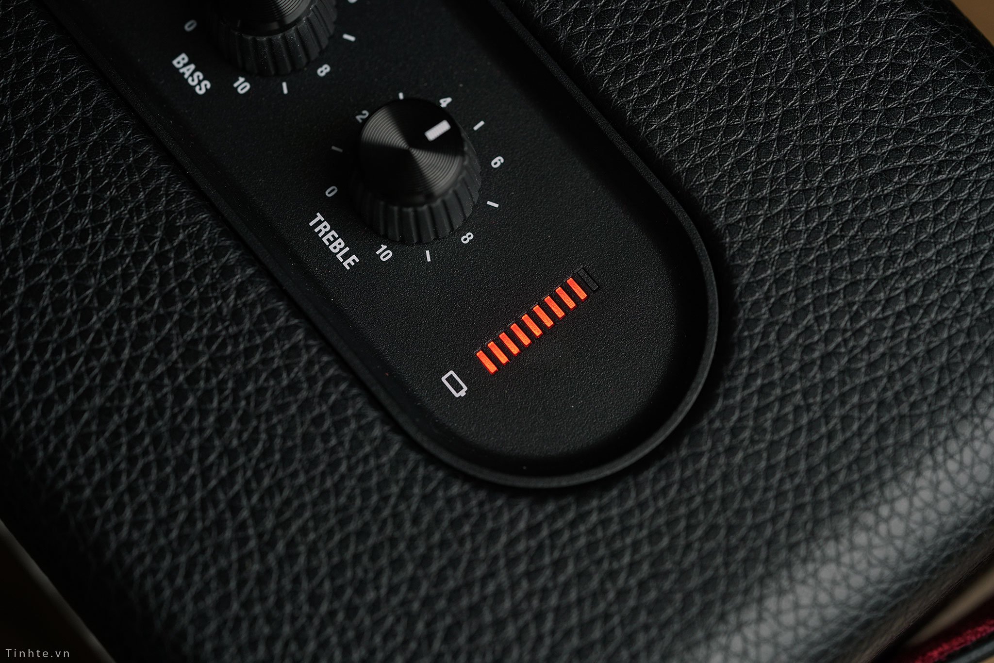 cach-xu-ly-loi-den-led-khi-dang-sac-pin-loa-marshall-tufton-va-kilburn-ii