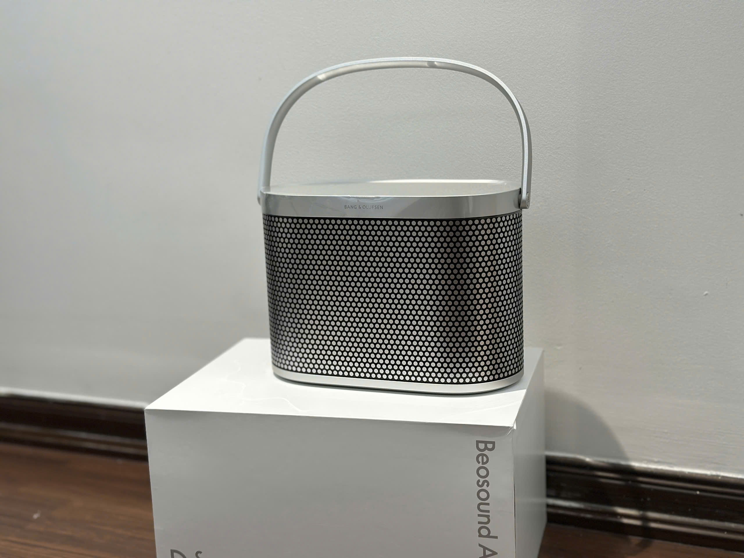Loa Bang & Olufsen Beosound A5
