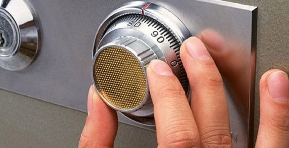 Cách mở két sắt khóa cơ