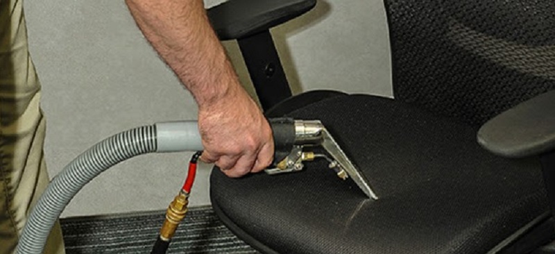 Cách vệ sinh ghế văn phòng lưới